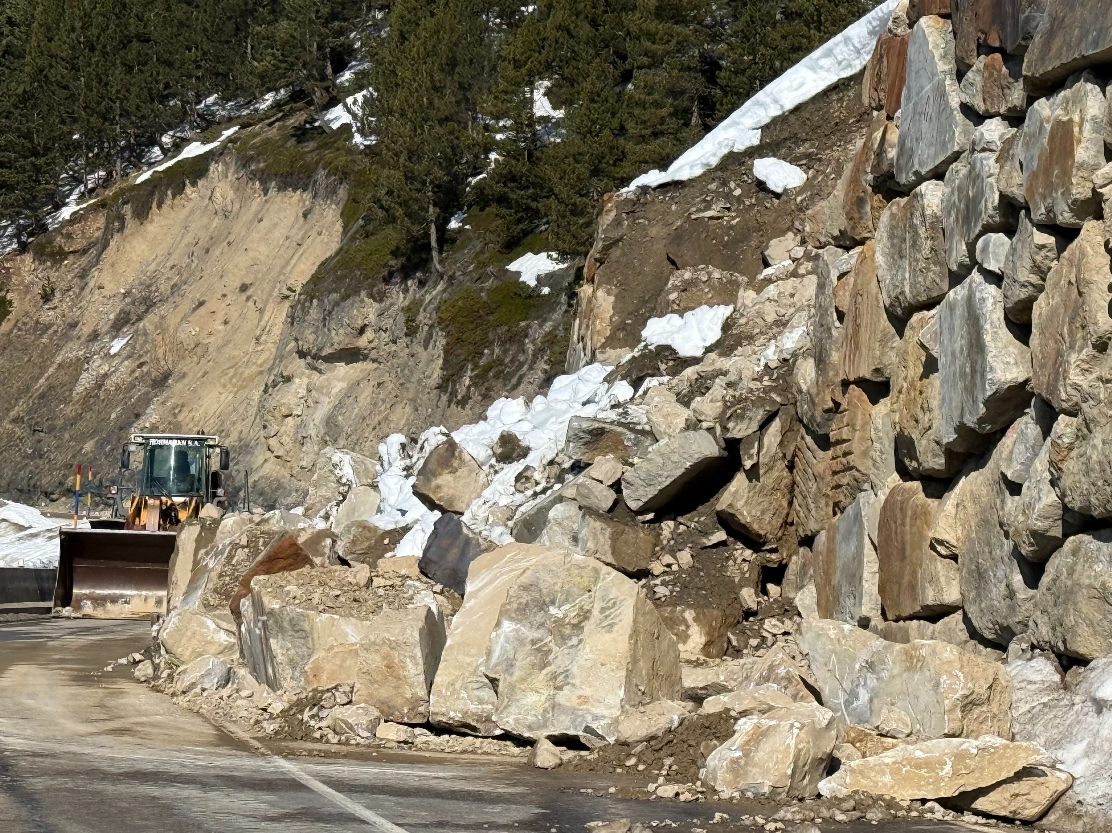 La C-28 reobra sis dies desprès de l'esllavisada entre entre Baqueira i el cap del port de la Bonaigua