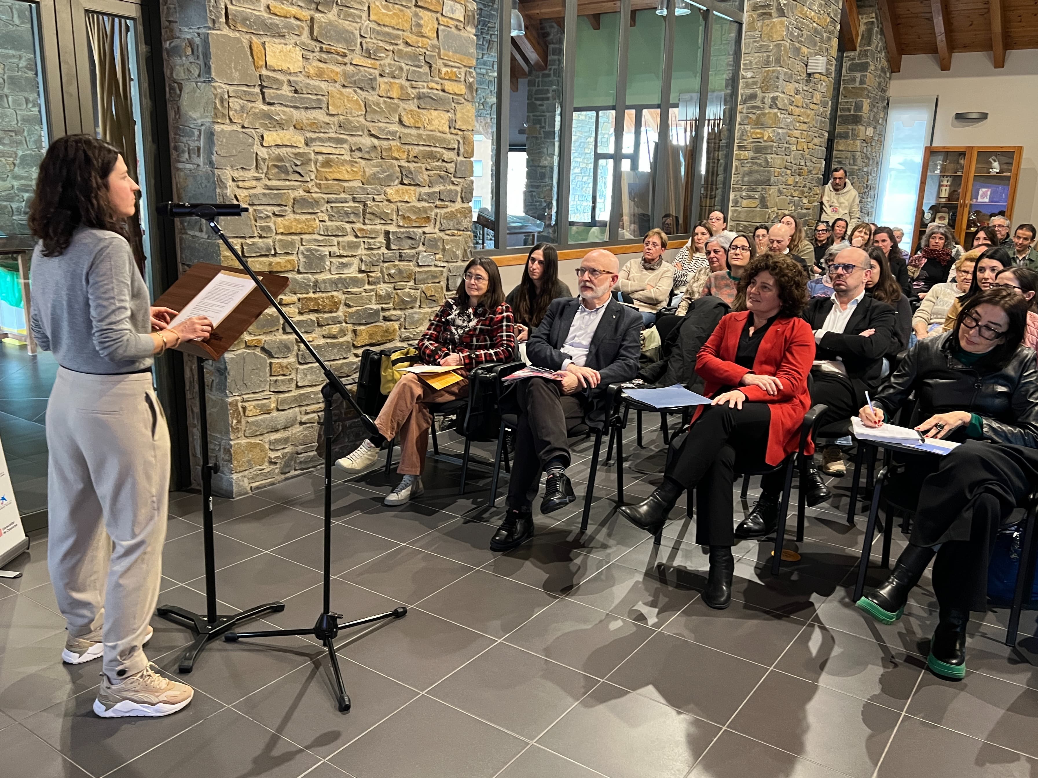 El projecte Vincles Alt Pirineu-Aran acompanya més de 200 persones per a combatre el problema de la solitud no desitjada