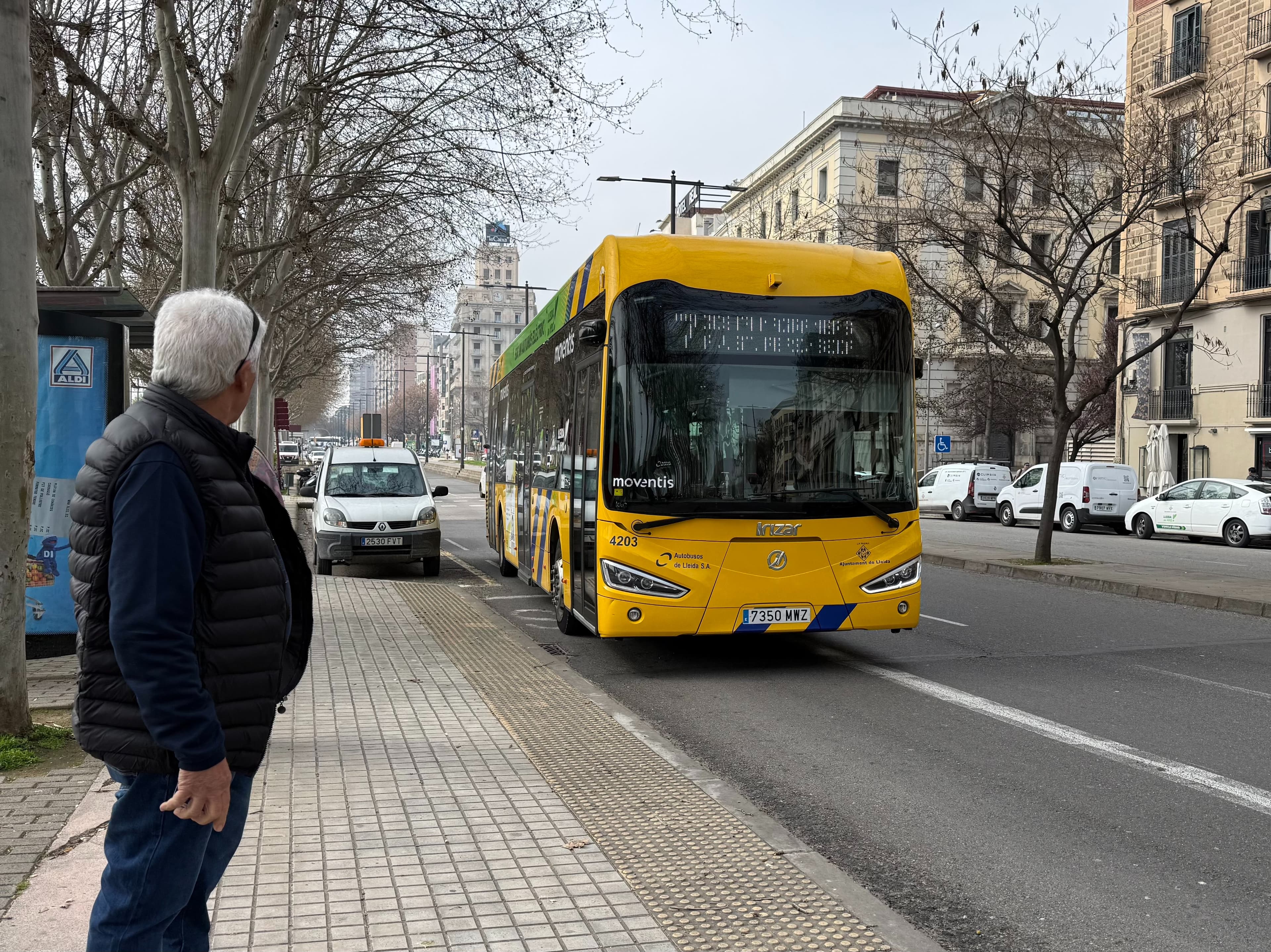 ERC insisteix a municipalitzar el servei d’autobusos com a “única via” per millorar freqüències i evitar la sobreocupació