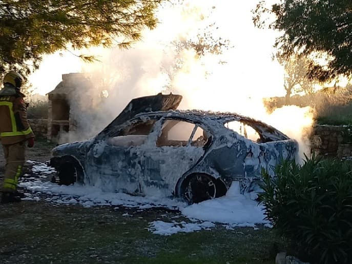 Investiguen la crema de dos cotxes a Sant Martí de Riucorb i Maldà