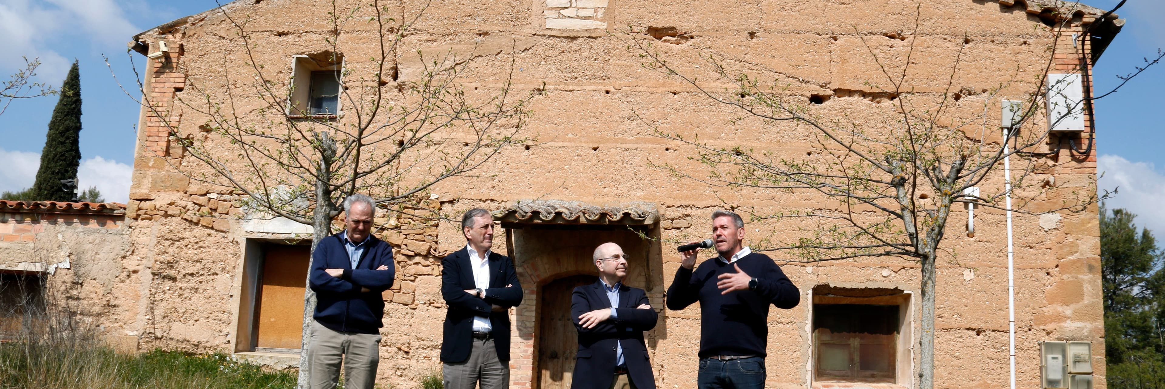 Impulsen una campanya solidària per restaurar la finca del guitarrista Emili Pujol a Torrebesses