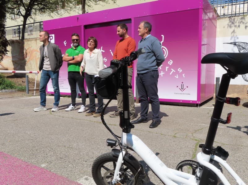 El Rectorat ofereix un nou aparcament intel·ligent per a bicicletes al recinte