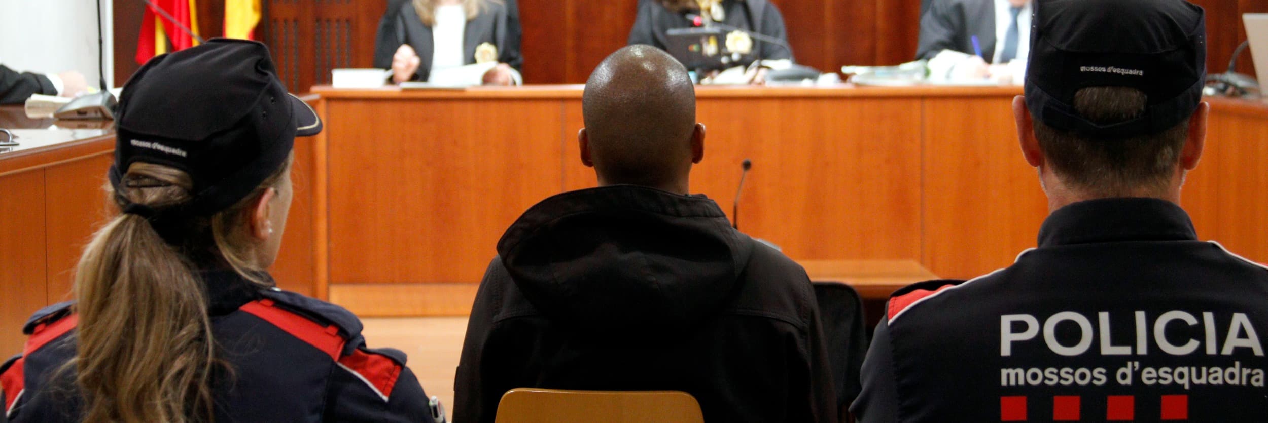 L'acusat de violar la parella i trencar una ordre d'allunyament a Bellpuig reconeix els fets en el judici