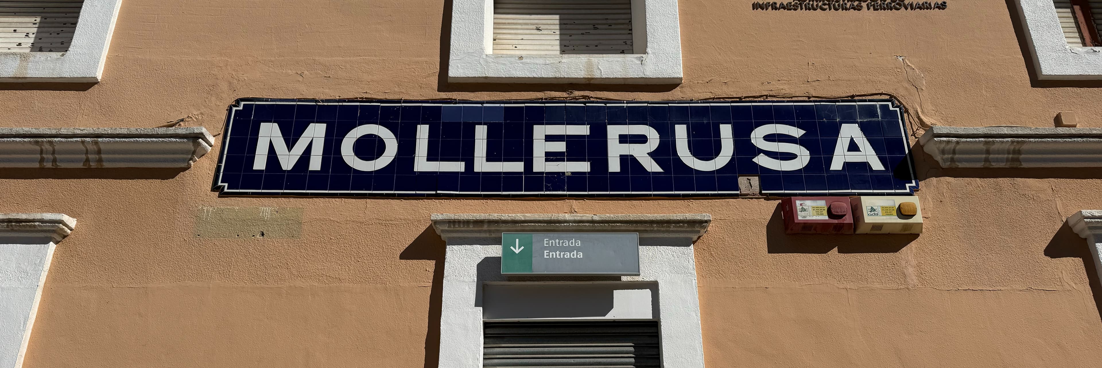 Mollerussa demana corregir el nom de la ciutat al rètol de l’estació de tren
