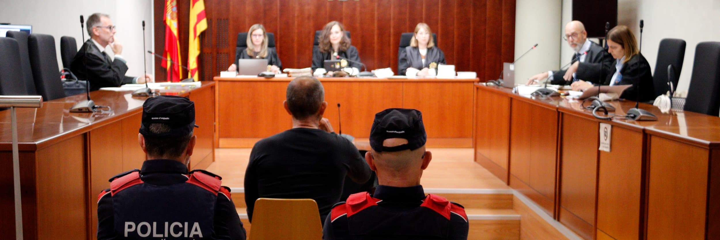 Fiscalia rebaixa la petició de presó fins als 11 anys i 3 mesos a l'acusat d'intentar matar a l'exdona amb una destral