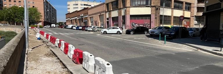 La Paeria amplia la vorera i dos nous passos de vianants al carrer Roger de Llúria