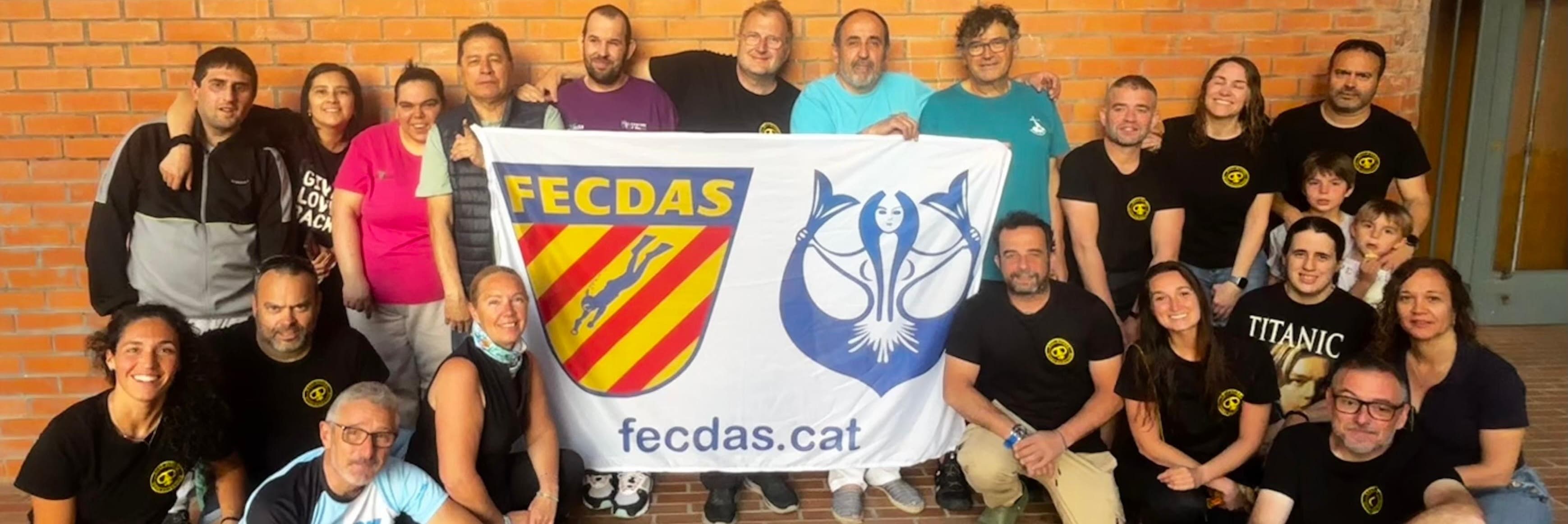 Una vintena de persones formen part de la Jornada de Busseig Inclusiu del CN Almenar