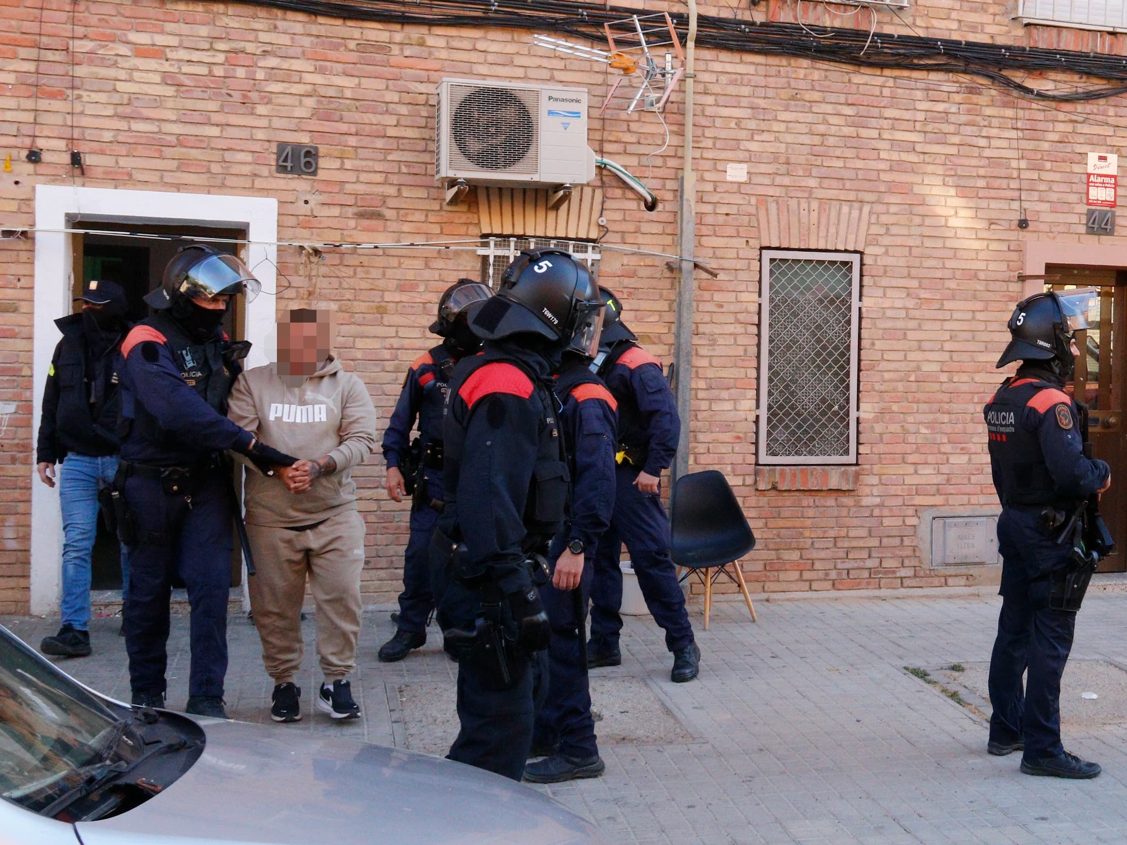 Presó per a cinc dels onze detinguts a Lleida i Serós en un dispositiu contra el tràfic de marihuana i armes