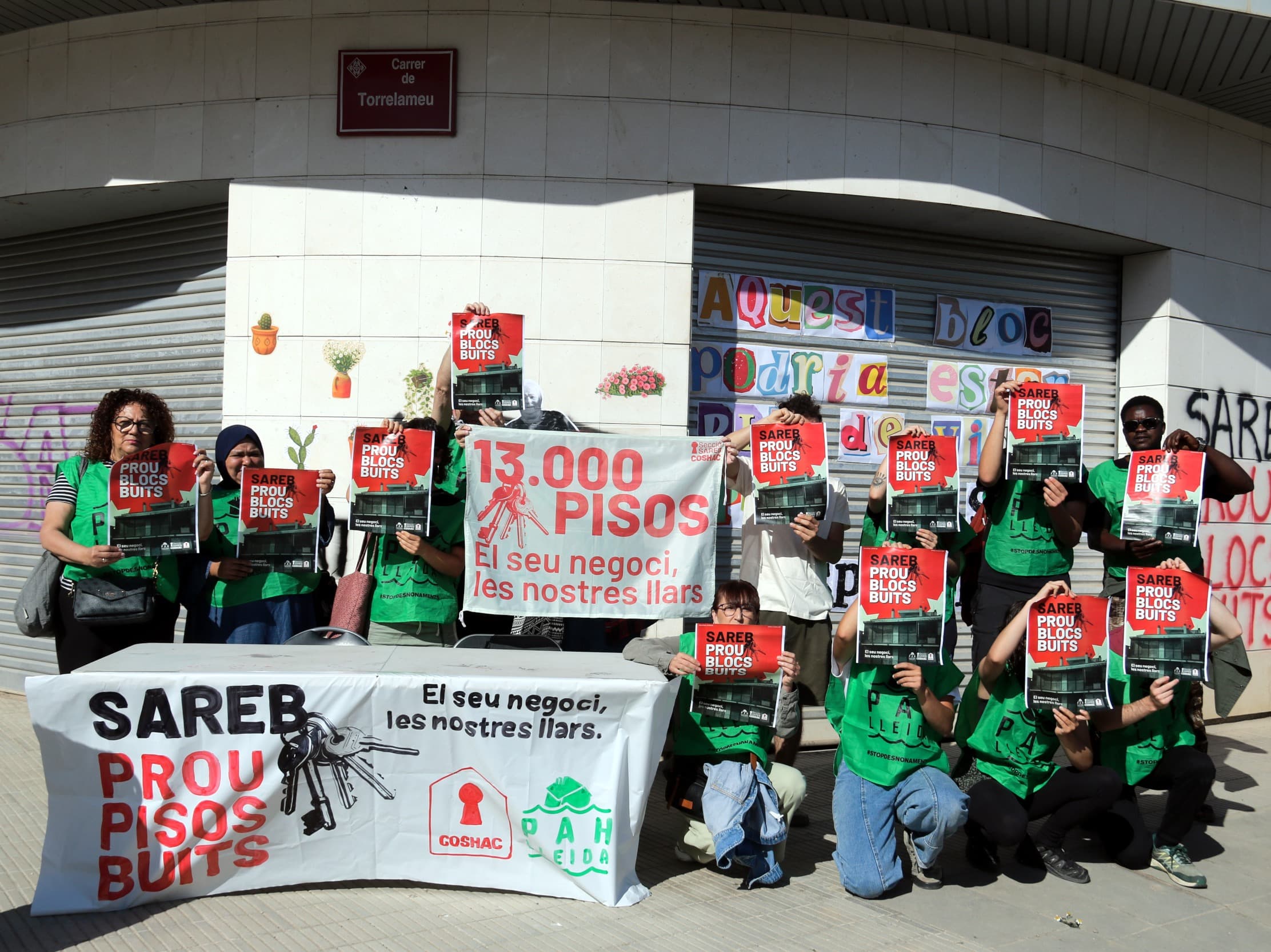 La PAH exigeix que el mig miler de pisos buits de la Sareb a la demarcació passin a la mesa d'emergència