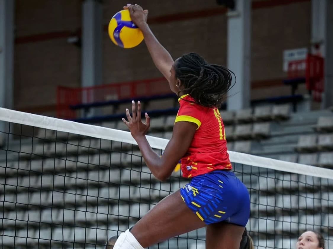 La jugadora sorgida del Balàfia Vòlei, Jessica Akamere, convocada amb la Selecció Espanyola Absoluta Femenina