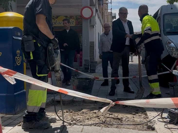 La Paeria de Lleida repara el paviment de l’avinguda de Sant Pere i el mobiliari urbà de la zona del mirador del barri del Secà