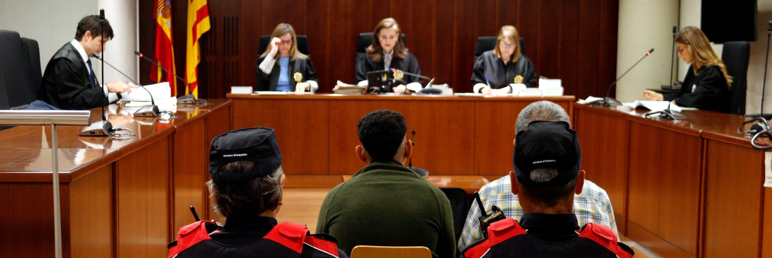 Fiscalia manté la petició de 13 anys de presó per a l'acusat de calar foc a casa i intoxicar el company a Mollerussa