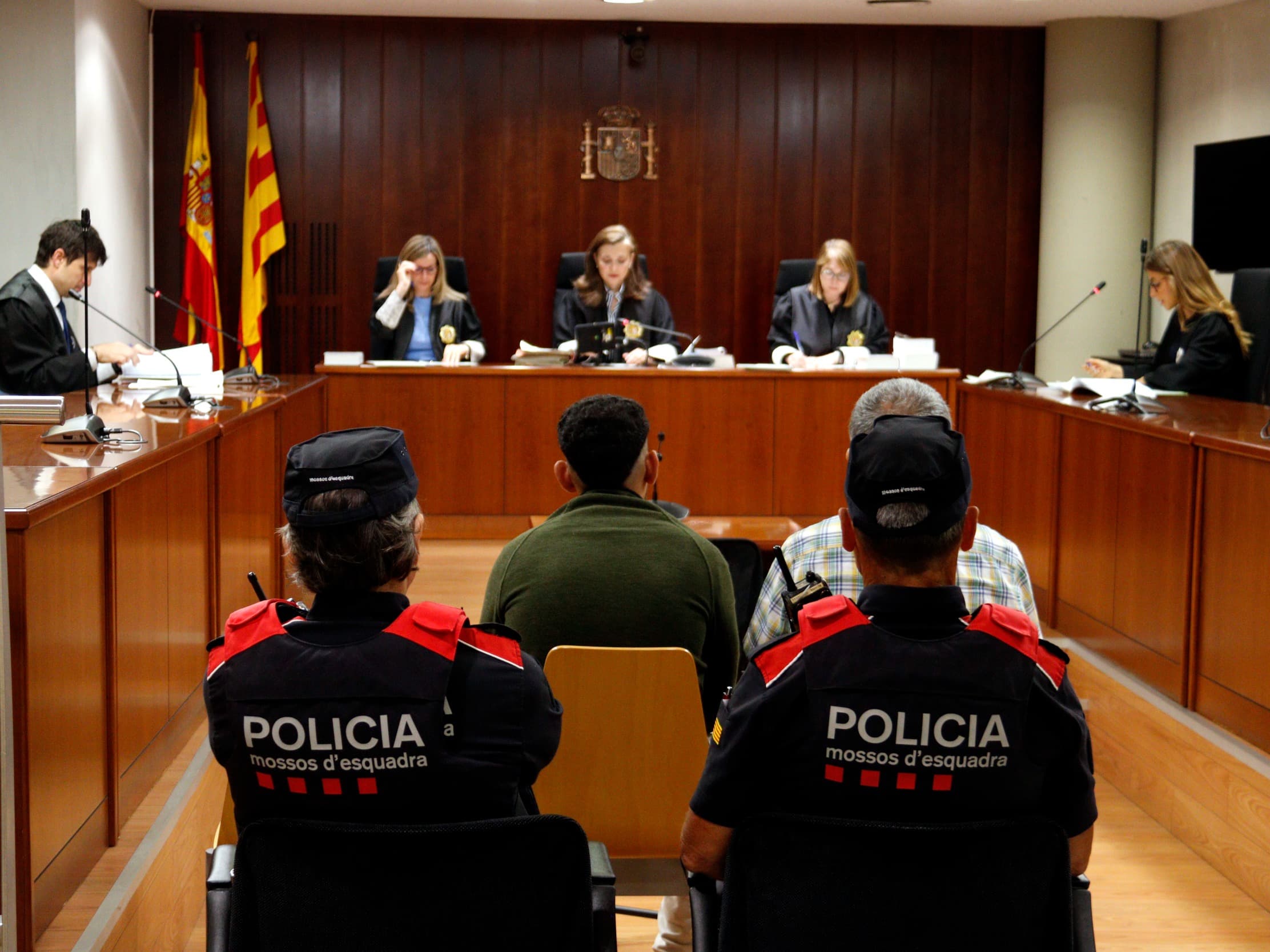 Fiscalia manté la petició de 13 anys de presó per a l'acusat de calar foc a casa i intoxicar el company a Mollerussa