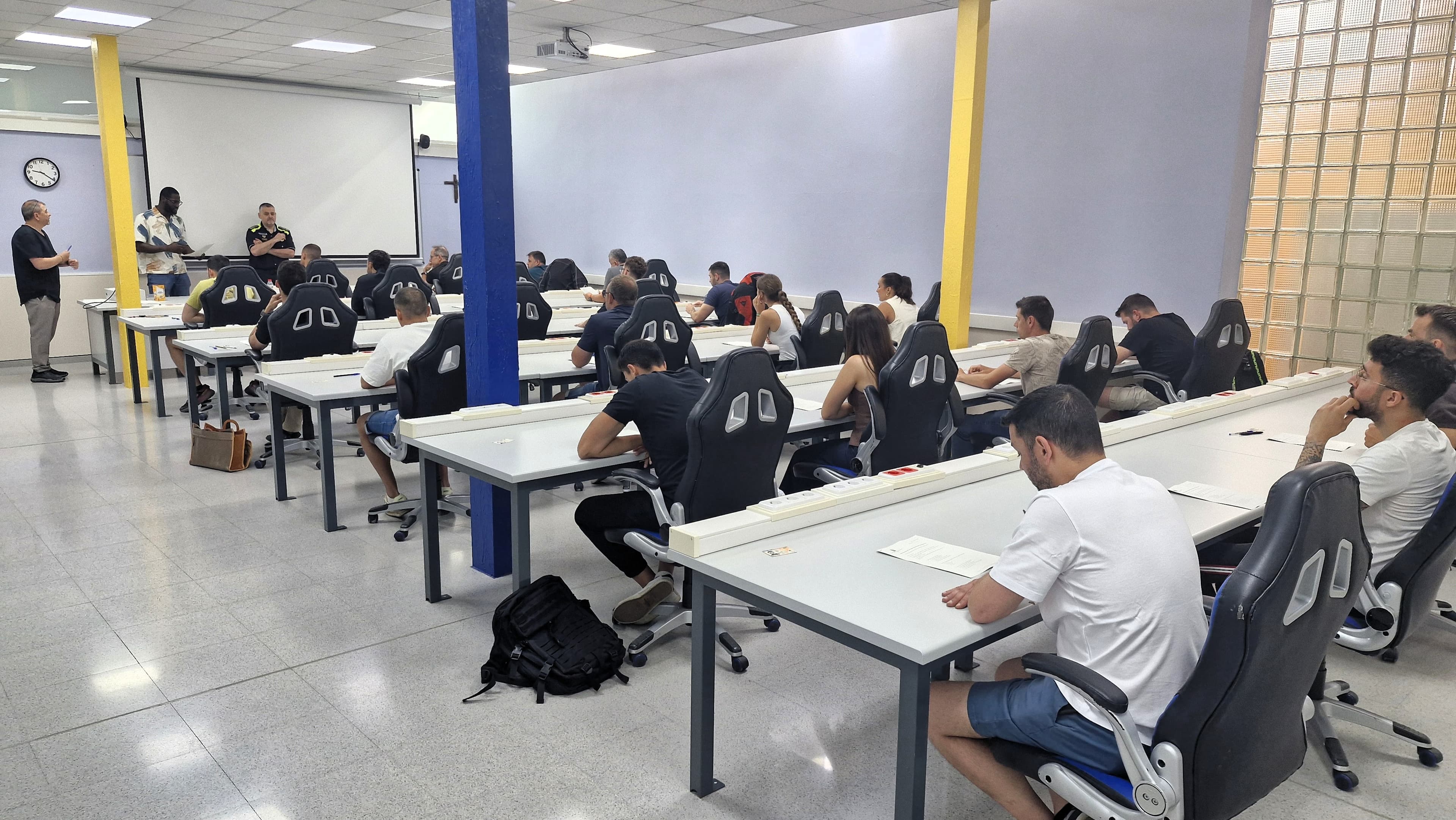 Mollerussa incia el procés per incorporar tres agents de la Policia Local