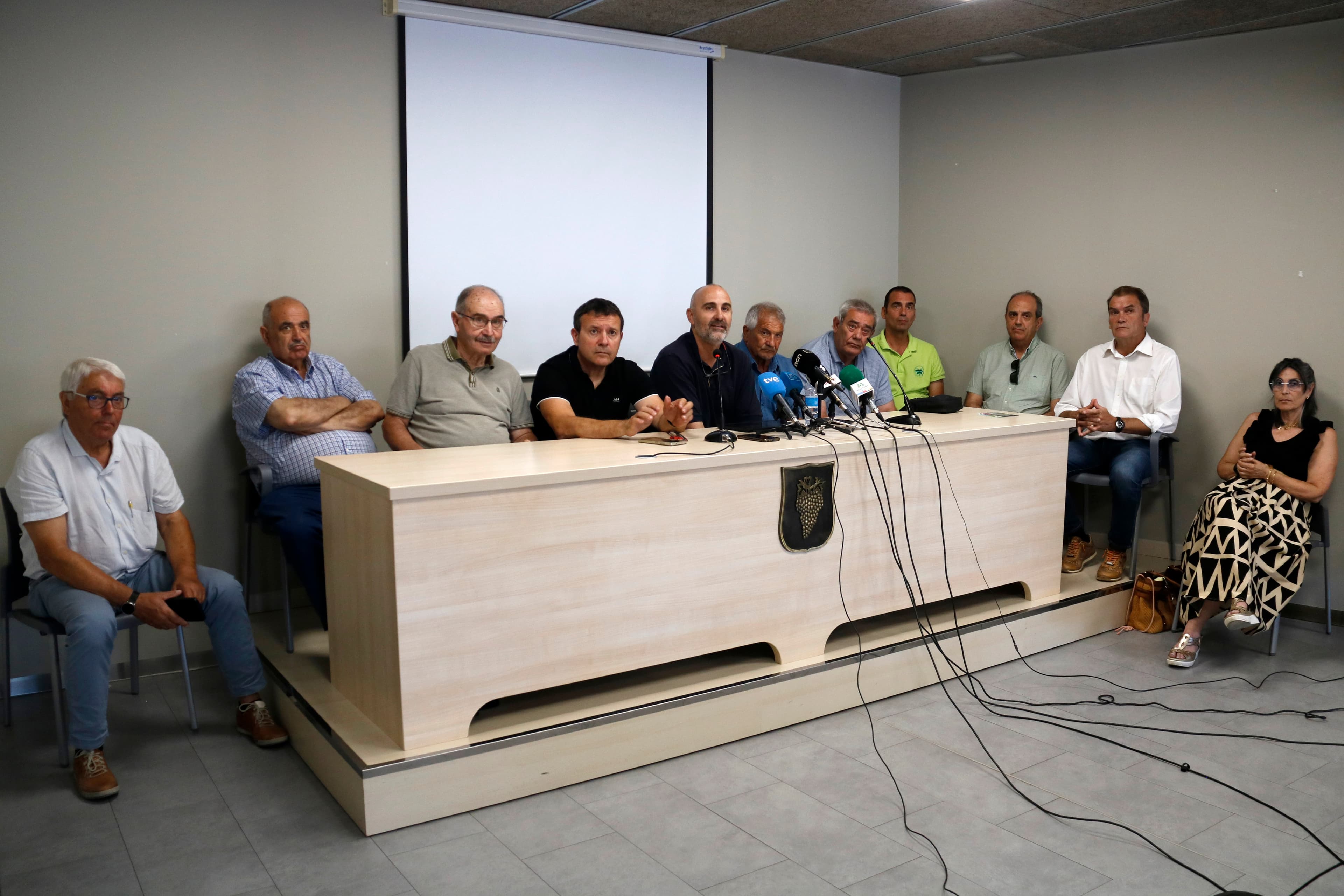 Una desena de col·lectivitats de regants dels canals d'Urgell critiquen l'acord de modernització