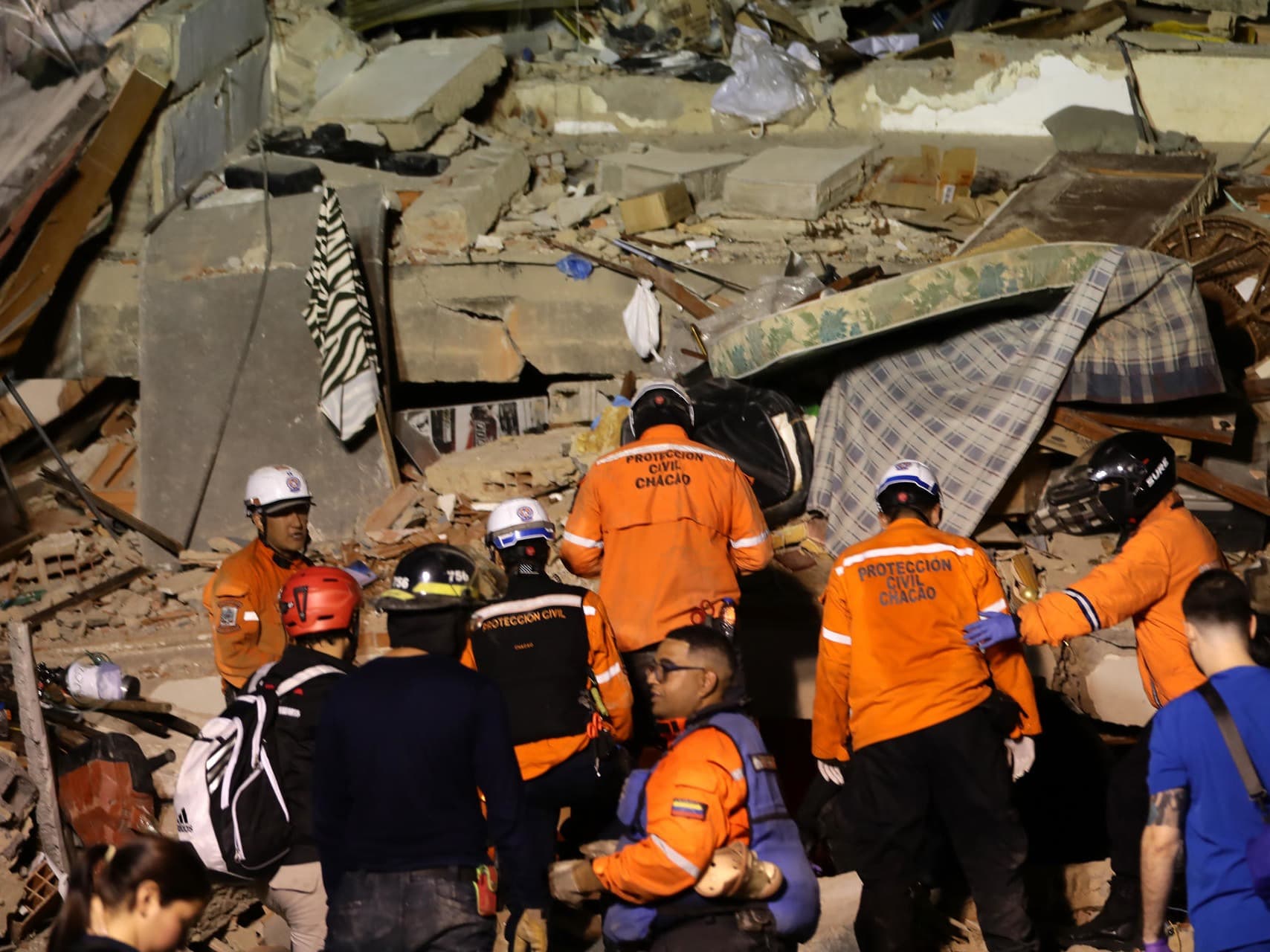 Veneçuela registra dos terratrèmols de 7,2 i 7,5 graus, que deixen almenys 164 morts i més de 970 ferits