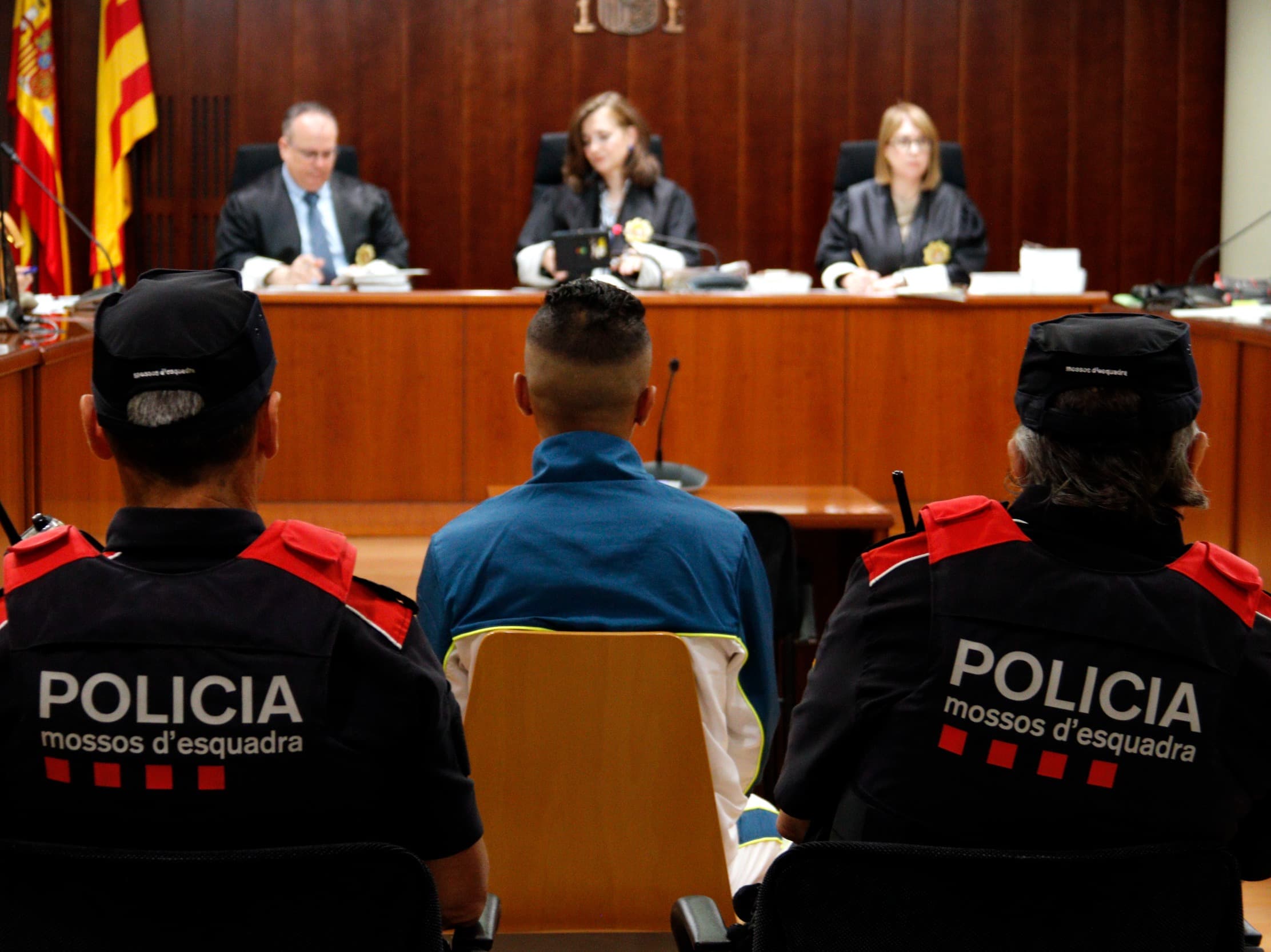 Condemnat a 5 anys i mig de presó per raptar i intentar violar una noia dins una furgoneta a Lleida