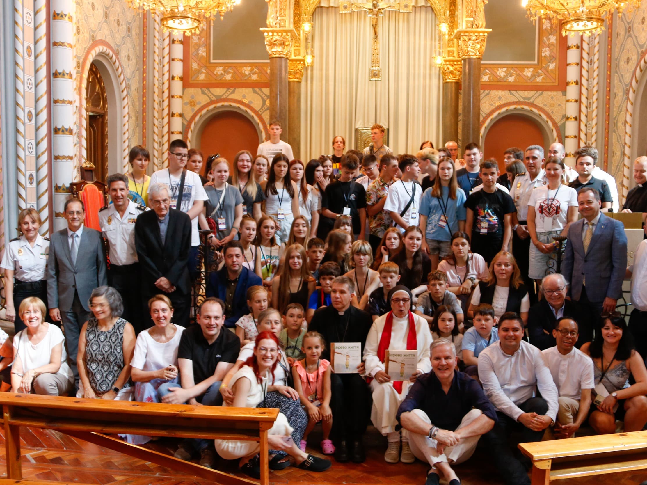 Mig centenar d’infants i joves ucraïnesos arriben a la Seu d’Urgell per a una setmana de vacances i pau