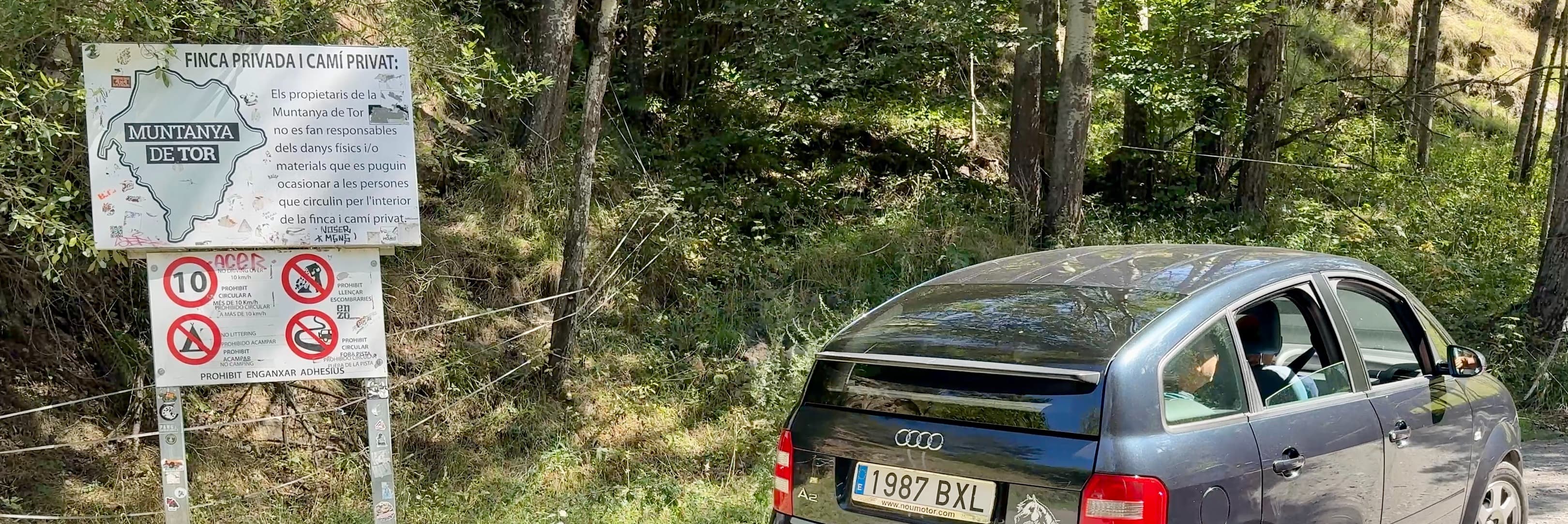 Un senyal de prohibit circular en un camí de Tor torna a tensionar la convivència dels veïns