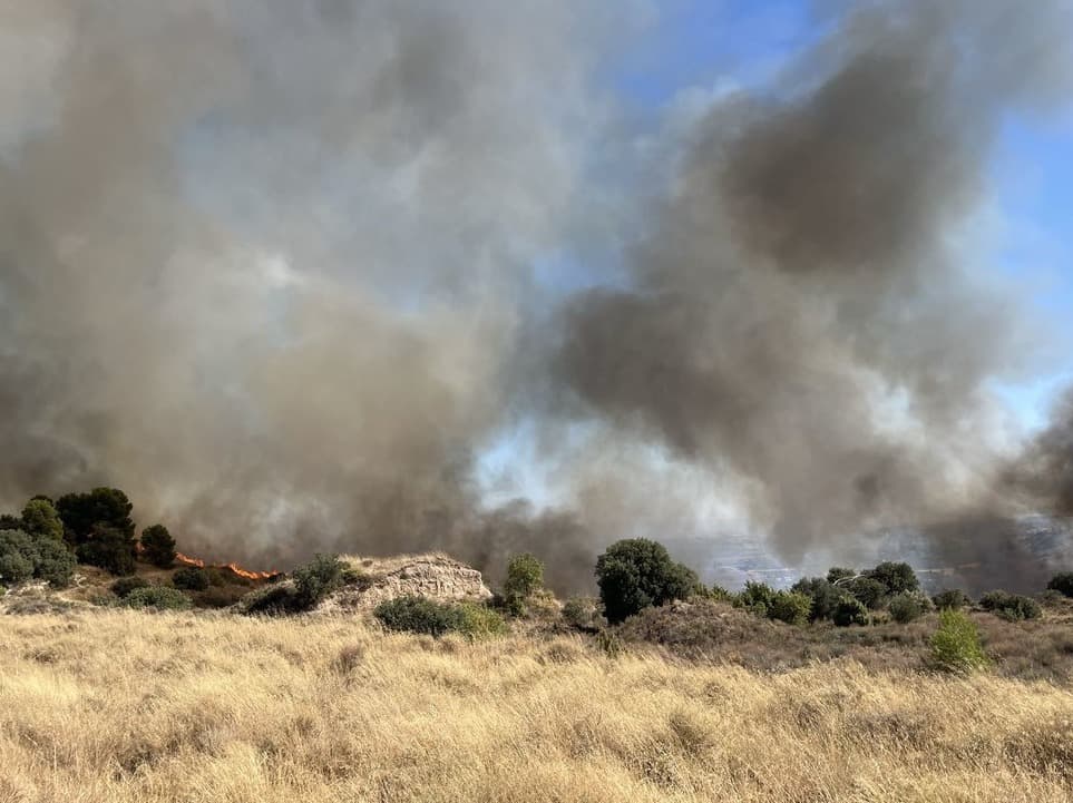 Desconfinats el nucli d'Andani i les granges d'Alfarràs per la bona evolució de l'incendi al torrent Regal de Viuda