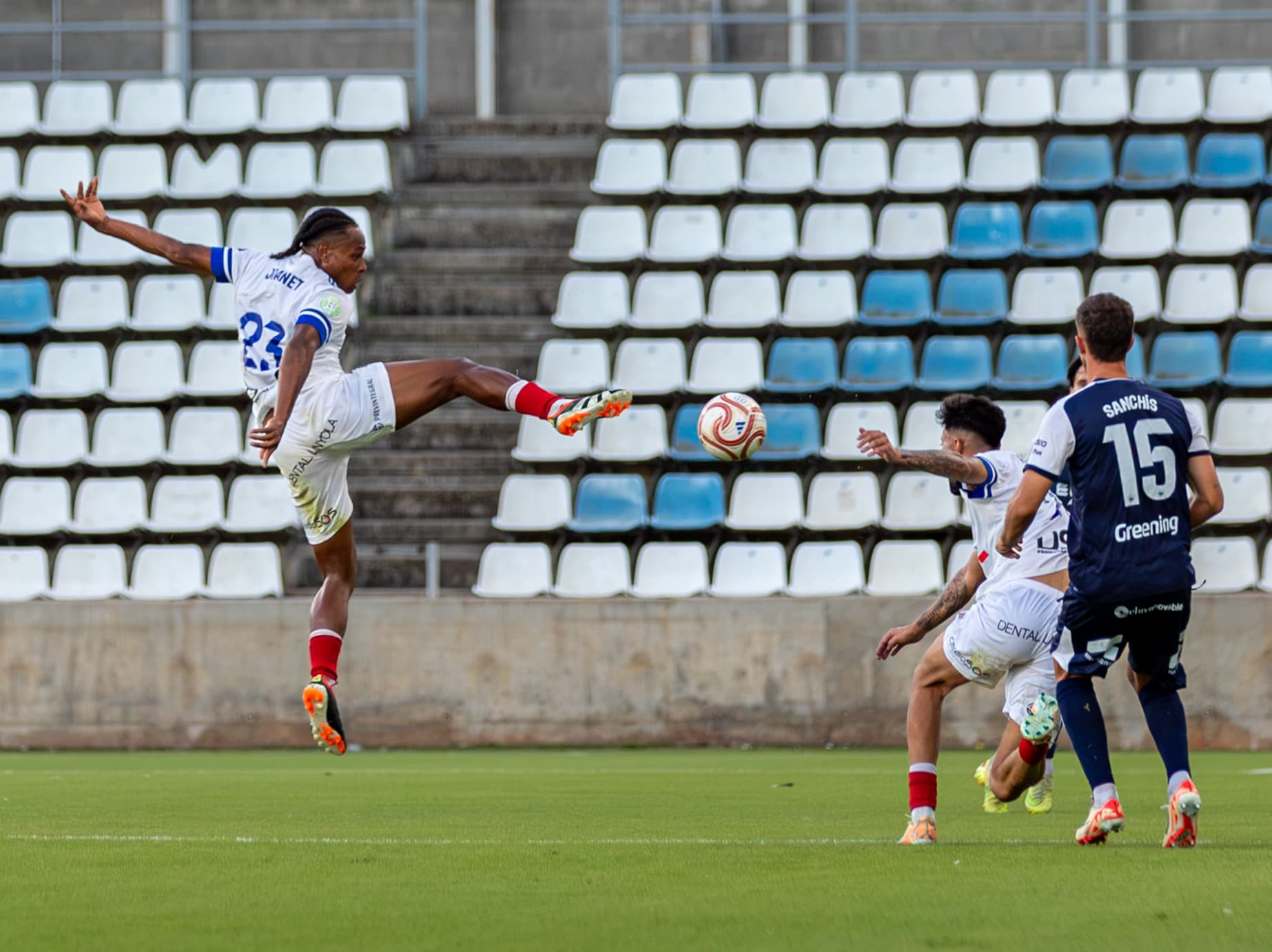 L’Atlètic Lleida s’emporta el derbi davant un Mollerussa que s’ha merescut més