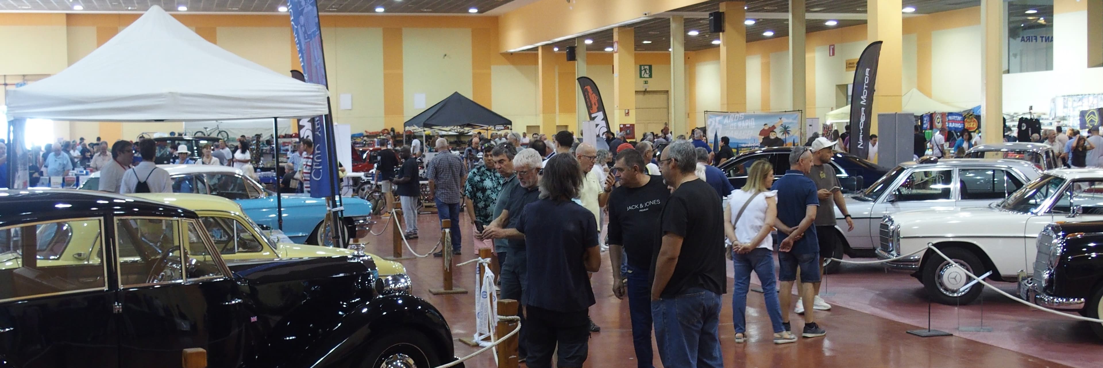 El món dels vehicles clàssics i les antiguitats treuen múscul en el 31è saló Expoclàssic de Mollerussa