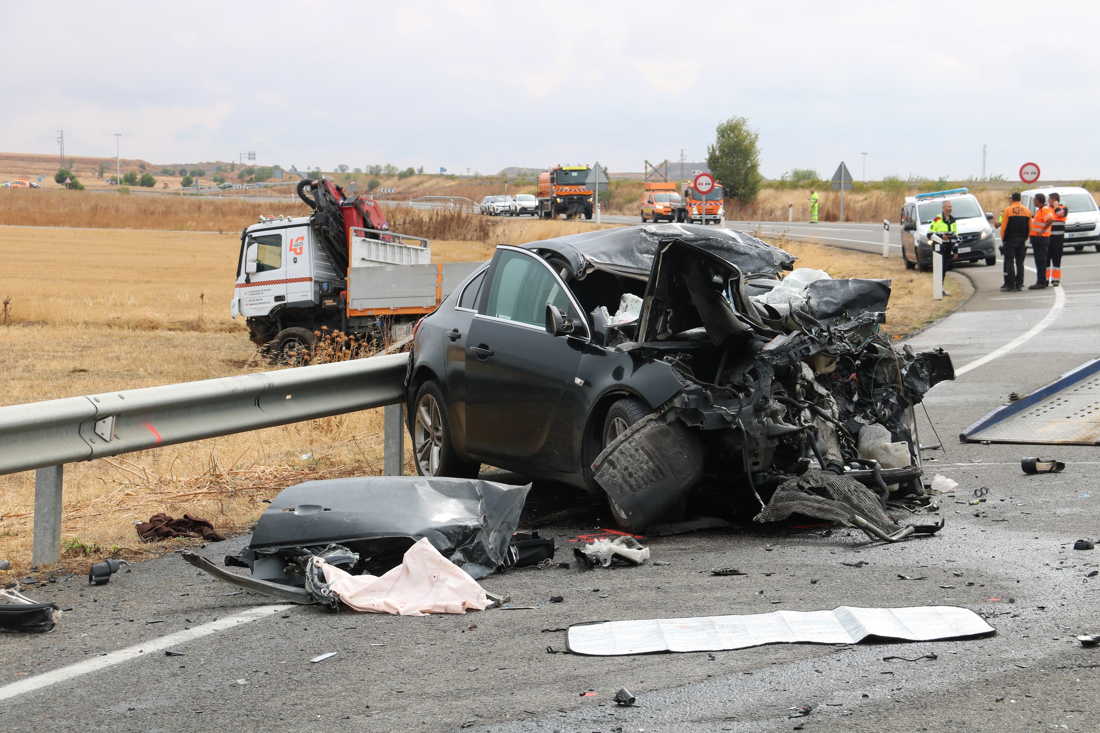 Mor la conductora d’un turisme en xocar contra un camió a l’A-14R2 a Almenar