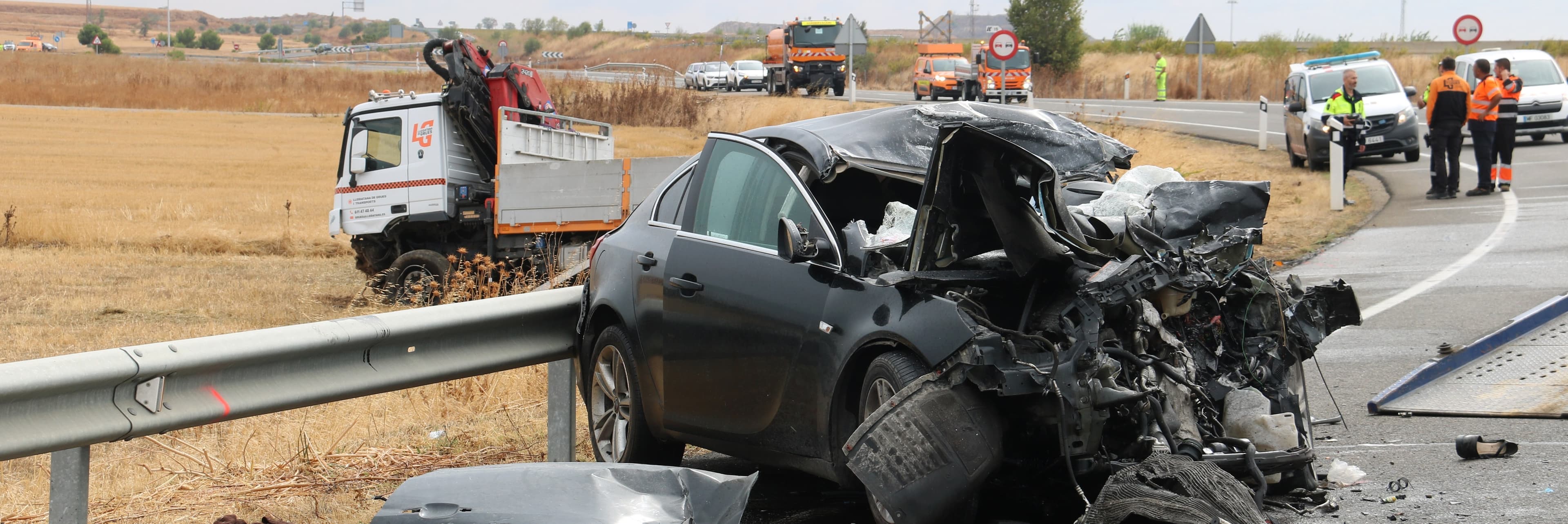 Mor la conductora d’un turisme en xocar contra un camió a l’A-14R2 a Almenar