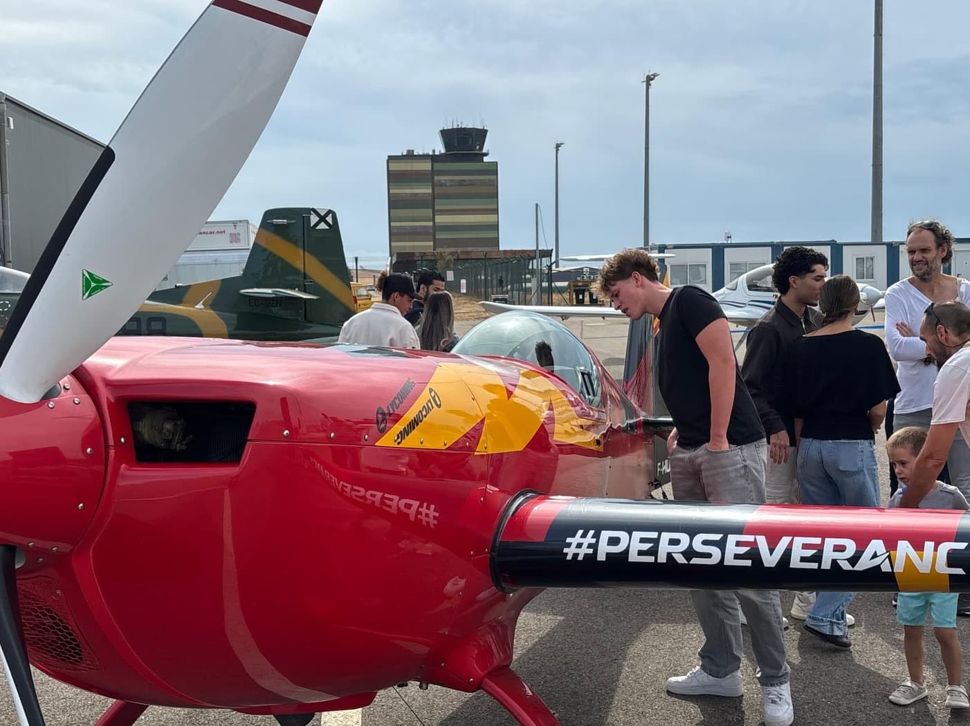 Unes 25.000 persones visiten la 12a edició de la fira aeronàutica Lleida Air Challenge