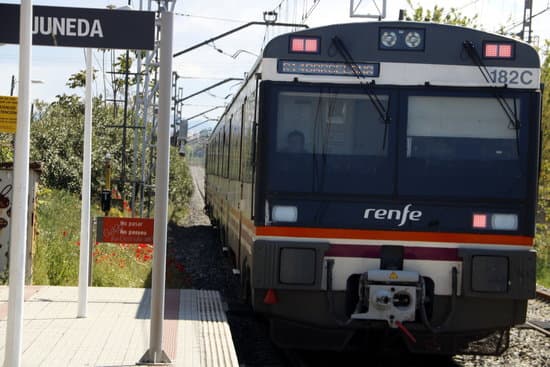 Detinguts dos homes, de 20 i 25 anys, per sostreure prop de 500 metres de cable de coure de la línia ferroviària a Juneda