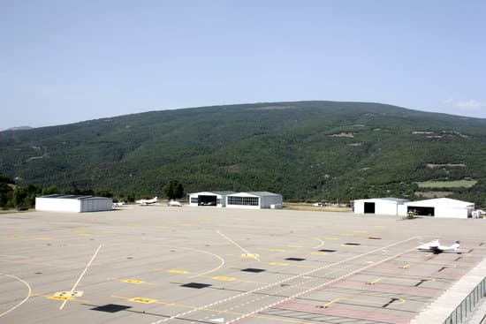 El govern andorrà incorpora una connexió amb París en el nou concurs de vols de l’aeroport Andorra-La Seu