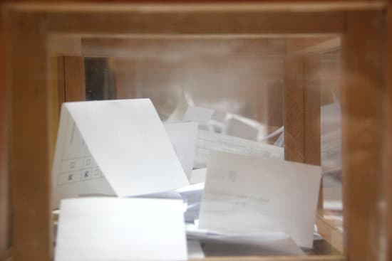 La JEC autoritza a cobrir les vacants en meses electorals del 14F amb els suplents d'altres meses o col·legis