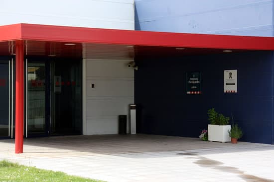 Detinguts quatre lladres multireincidents, dos d’ells menors, per un robatori violent en una empresa de palets de Golmés