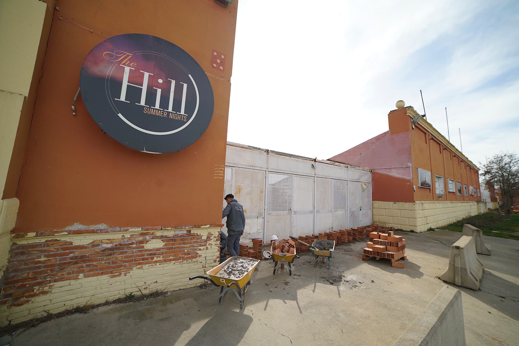 Aprovat l'enderroc de l'antiga discoteca Hill i de les restes de la caserna de Gardeny