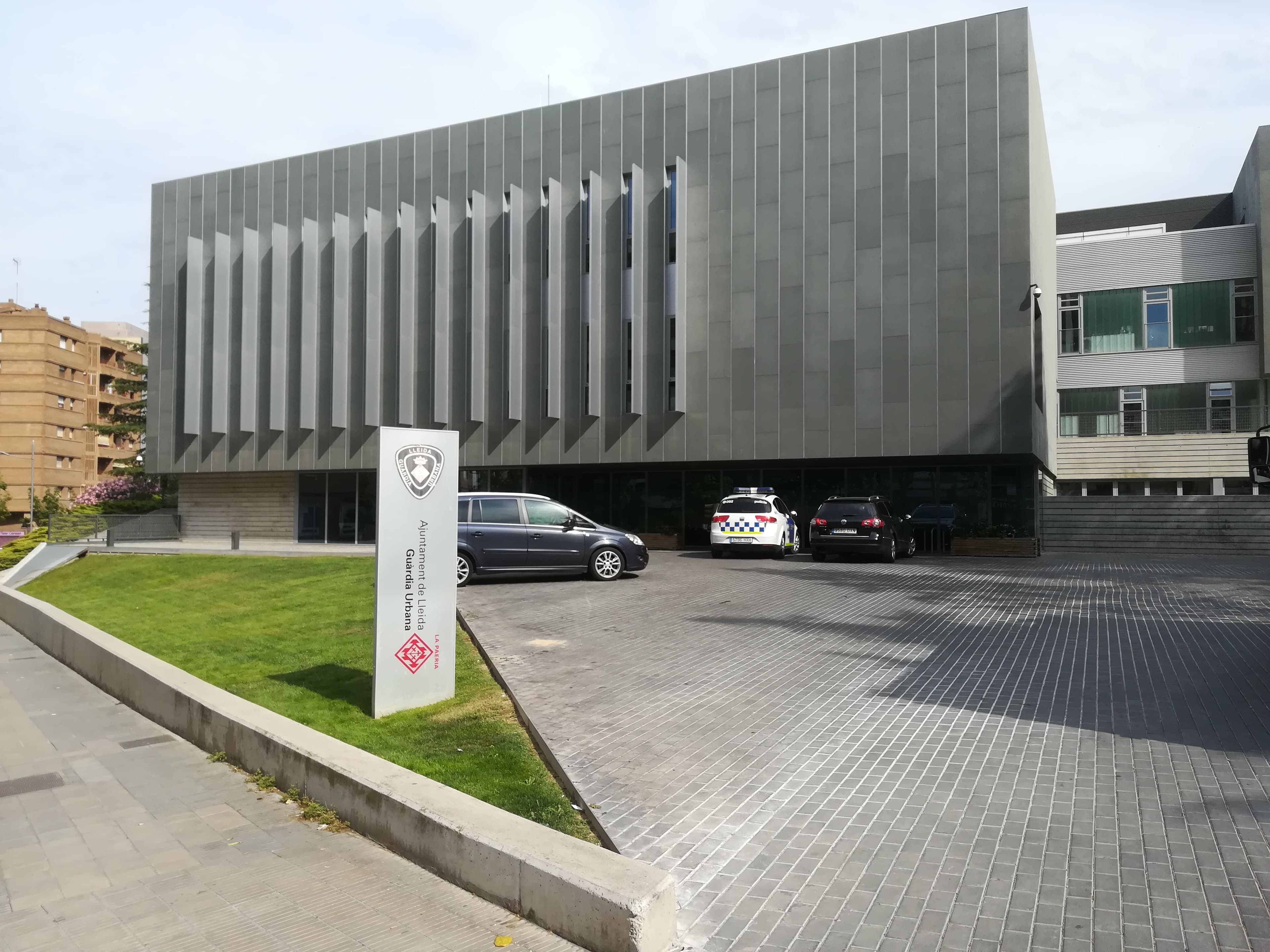 Detingut un home per clavar-li una navalla a un altre a la cama durant una discussió a Lleida