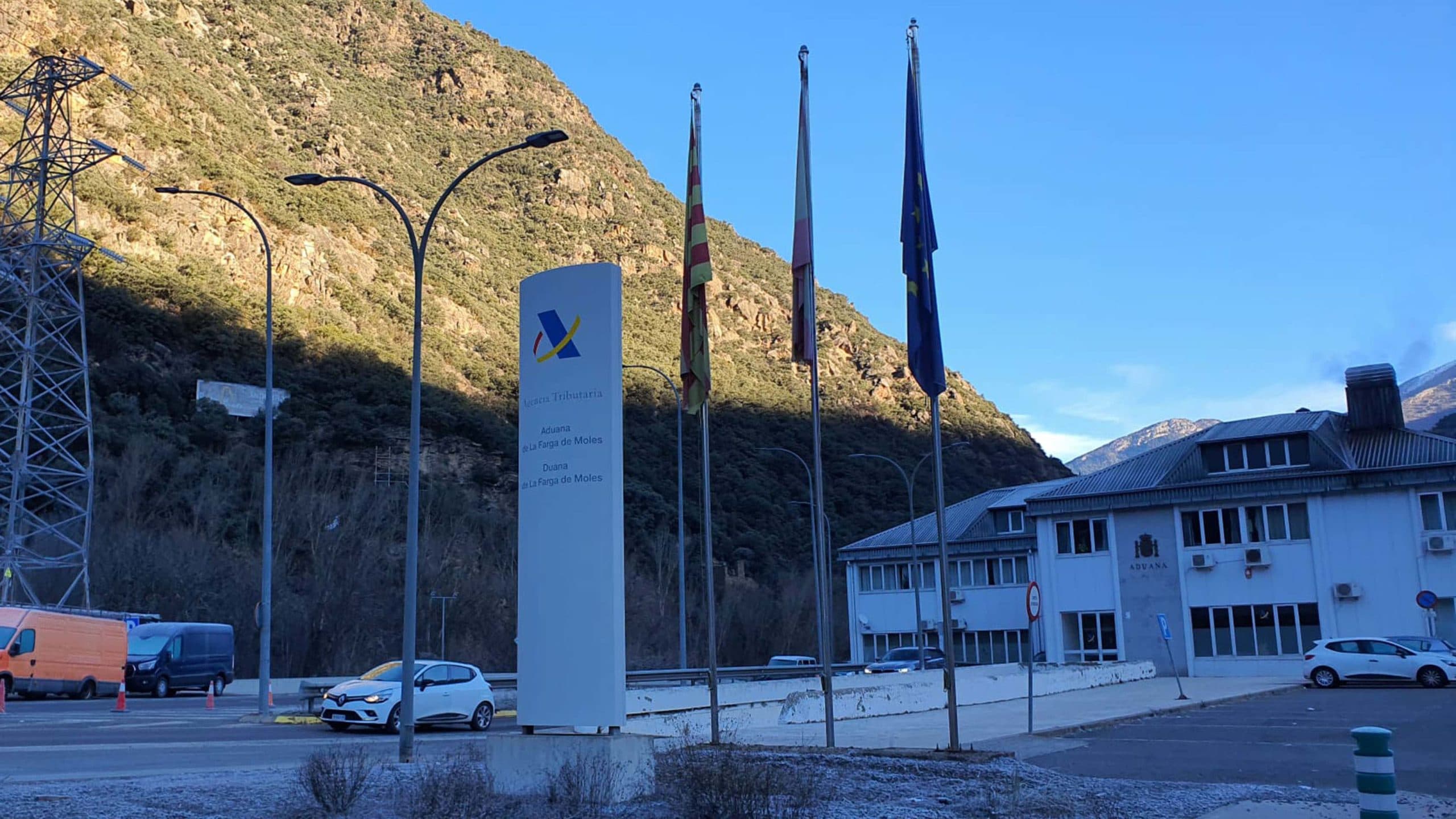 El TSJC avala una multa de 43.925 euros per a un home que portava 592 puros d’Andorra sense declarar