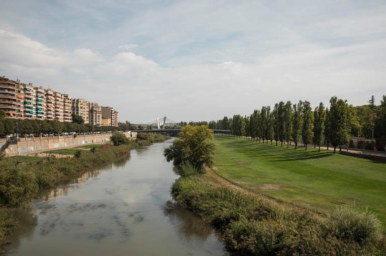 Localitzades dues persones mortes surant al pantà d'Utxesa i al riu Segre a Lleida