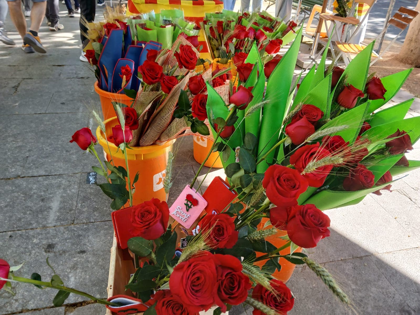 Els floristes alerten del caos en la venda de roses per Sant Jordi i demanen revisar l'actual sistema de llicències