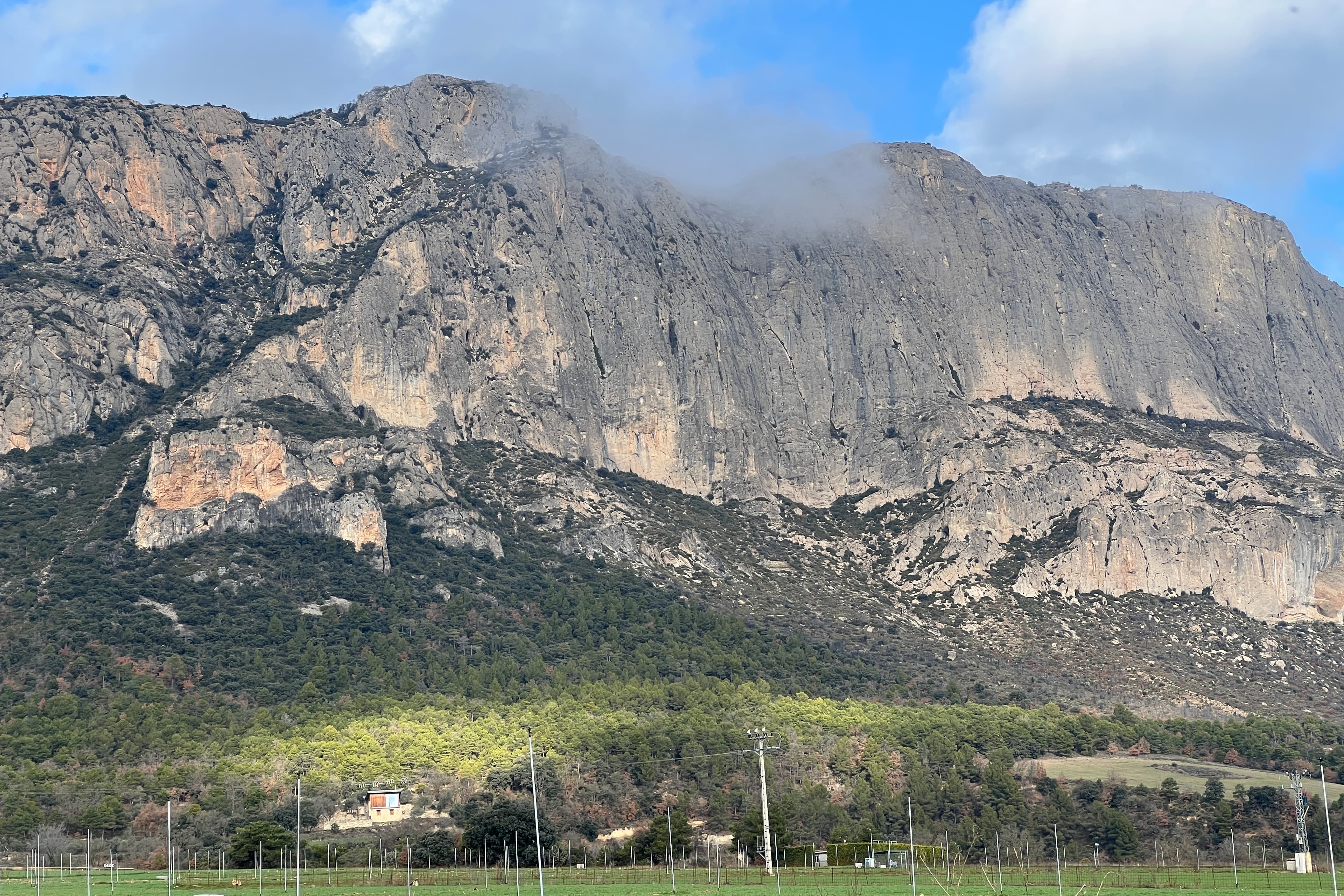 Peramola creu que l'àrea de restricció al voltant de les pintures rupestres de Roc de Rombau és "molt restrictiva"