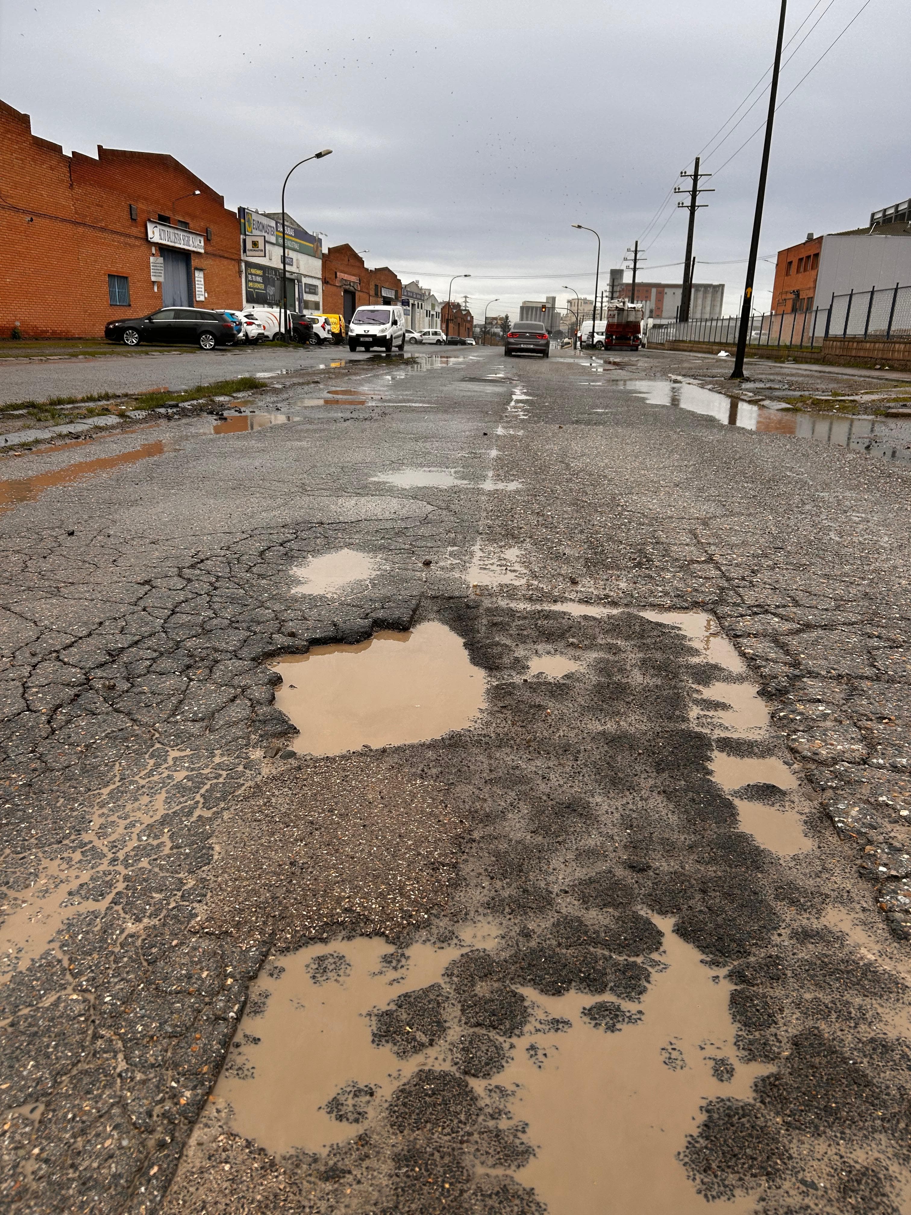 El PP de Lleida reclama una millora urgent del paviment i la il·luminació al Polígon Industrial El Segre