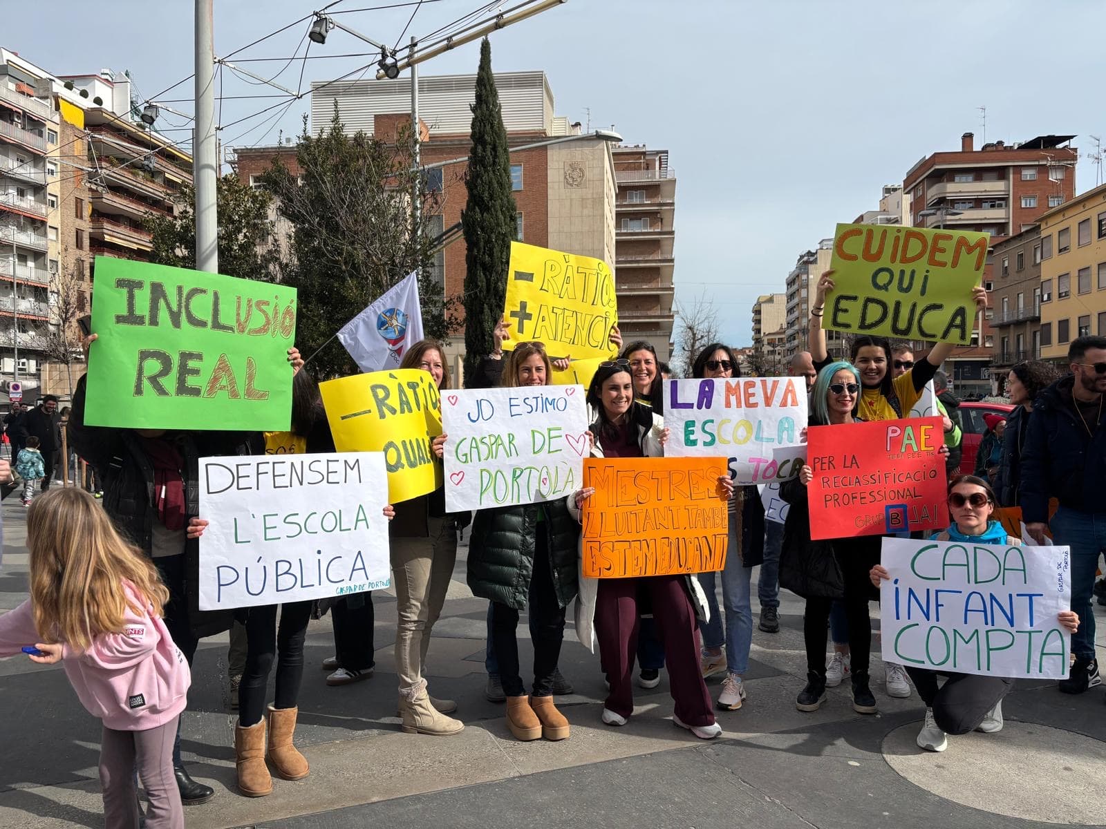 Uns 5.000 docents es manifesten a Lleida al crit de “més salaris i menys ràtios”