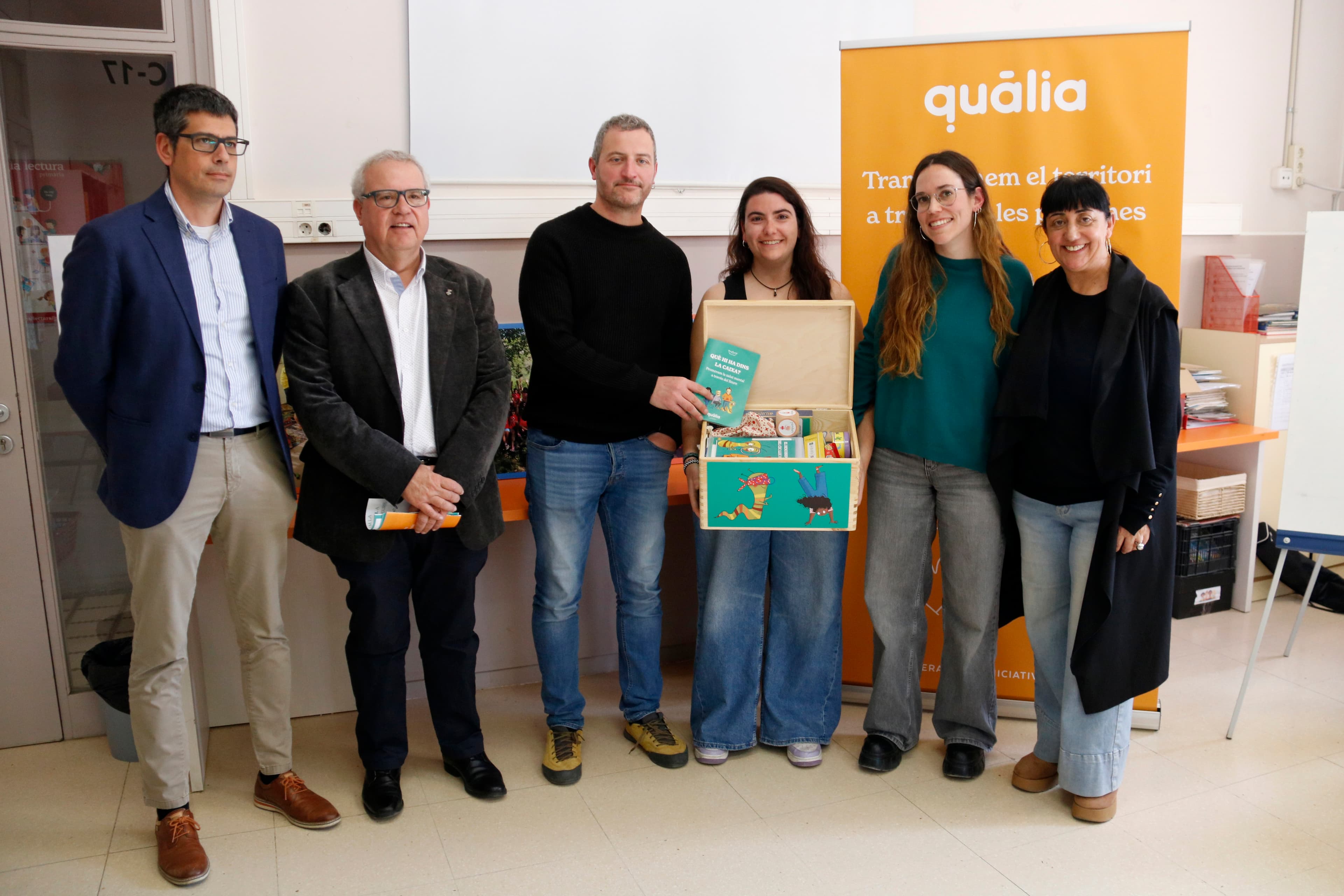 El projecte de Quàlia 'Què hi ha dins la caixa' passarà aquest curs per cinc centres
