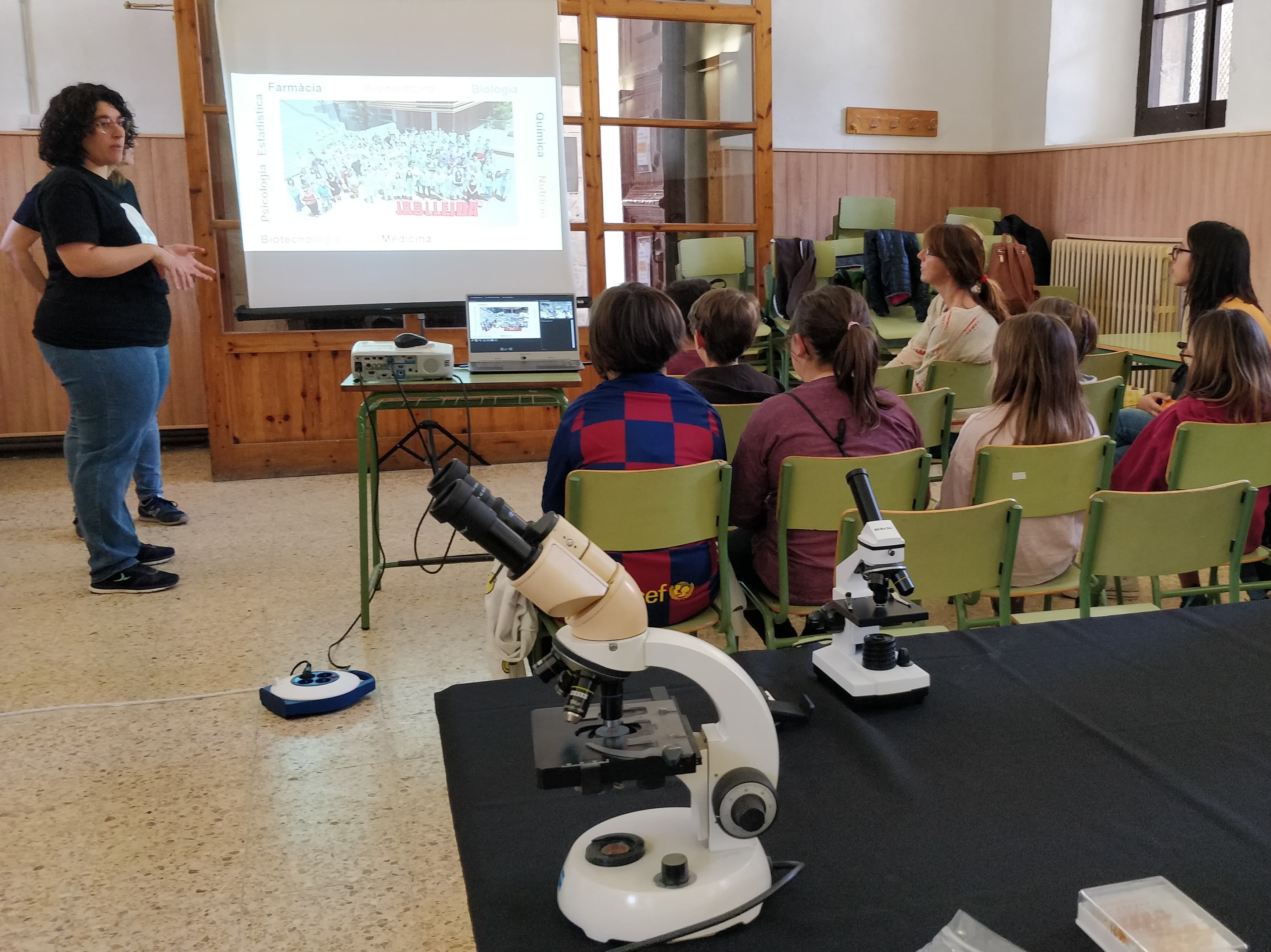 L’IRBLleida busca apropar la ciència a la gent gran amb tallers pràctics i científics