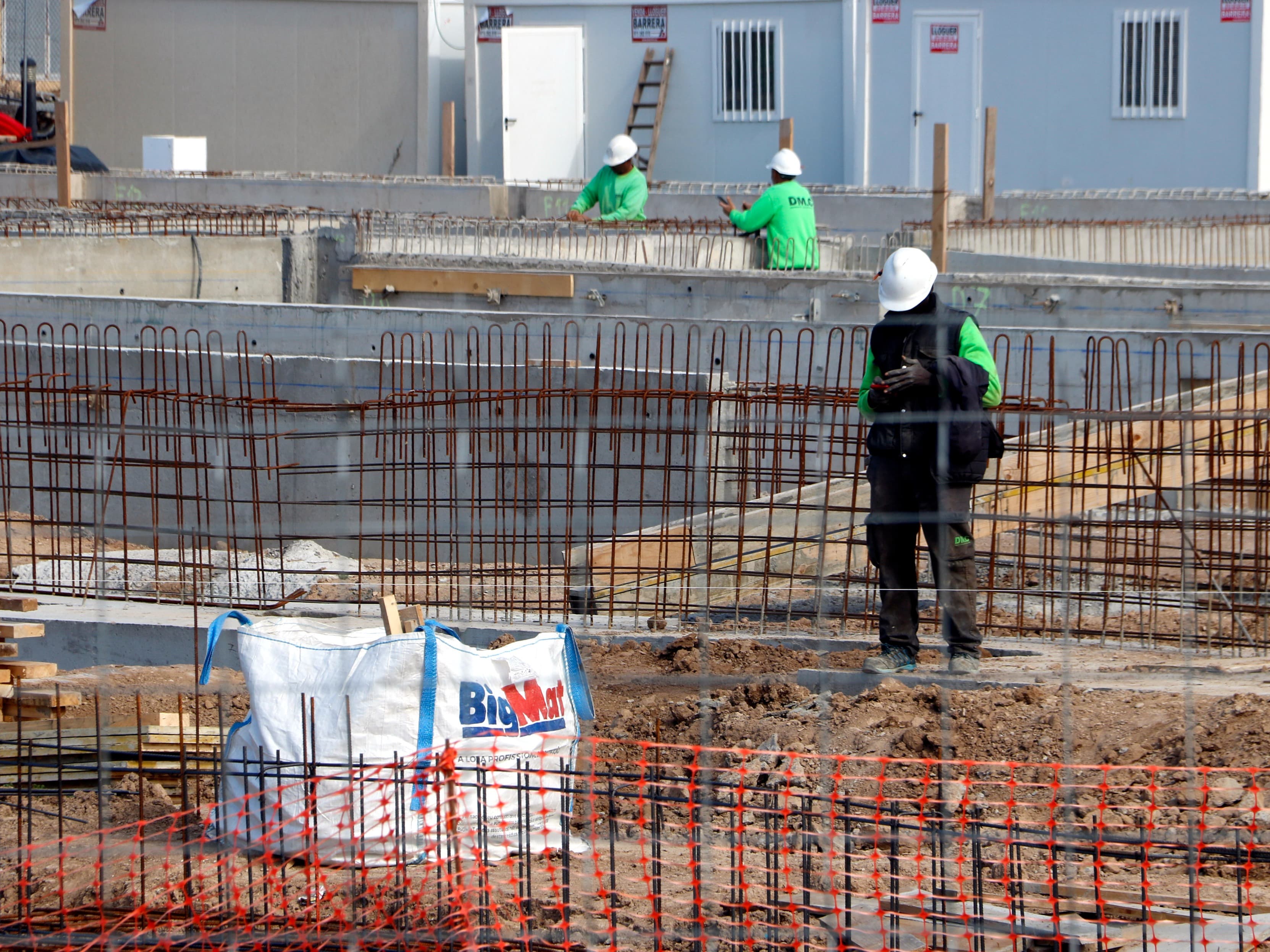 Creix l'atur al febrer per tercer mes consecutiu, però hi ha menys aturats que fa un any