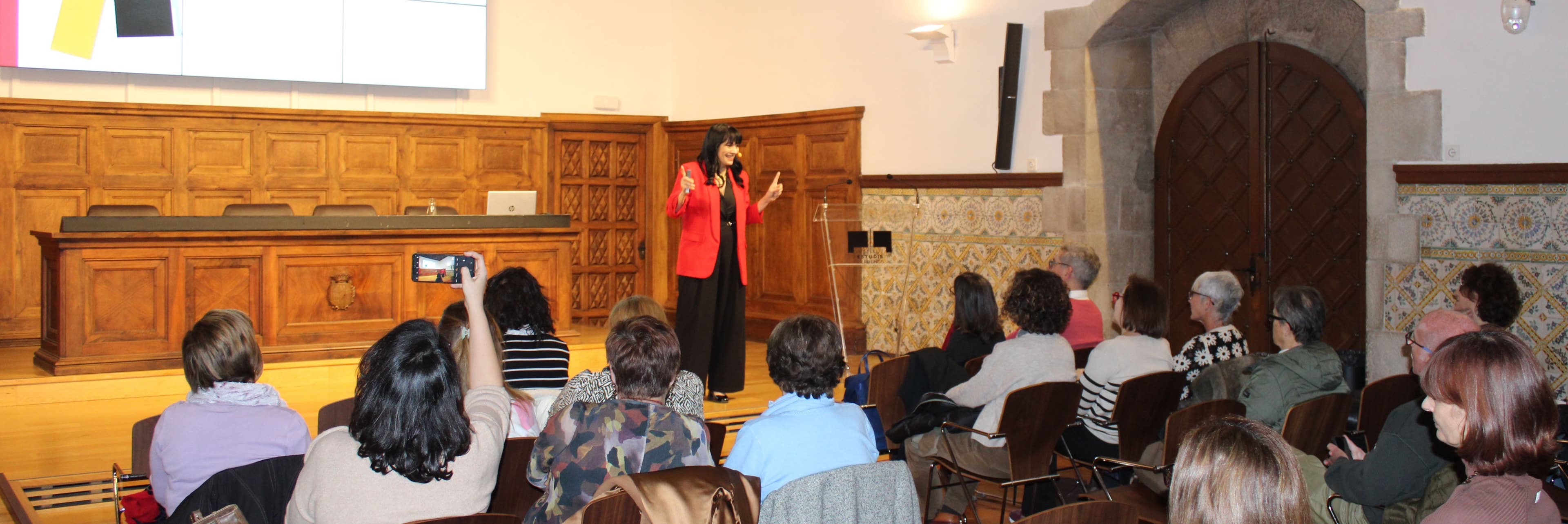 Olga Serra destaca reconèixer el propi valor dins el cicle ‘Dones de resistència’