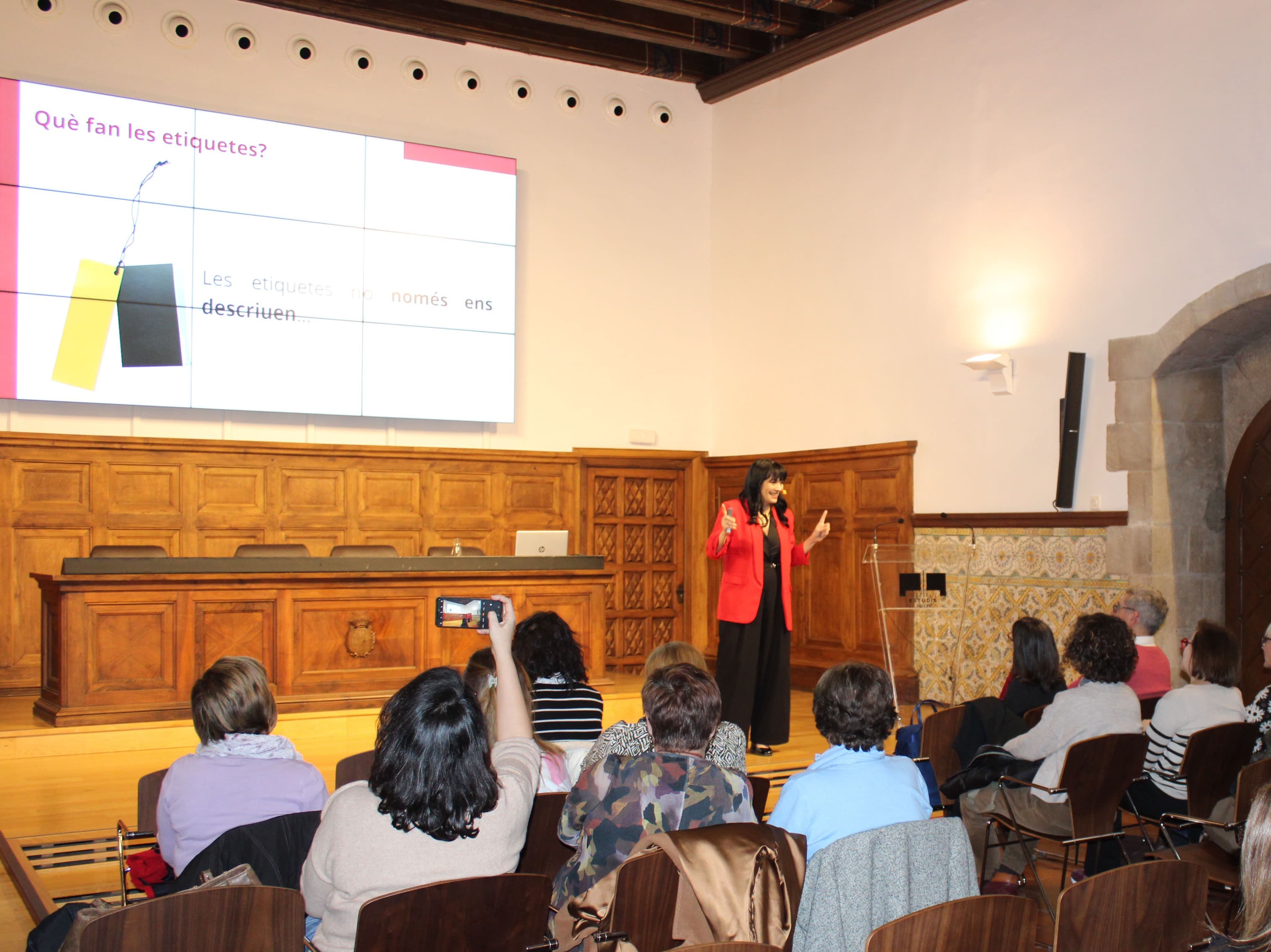 Olga Serra destaca reconèixer el propi valor dins el cicle ‘Dones de resistència’