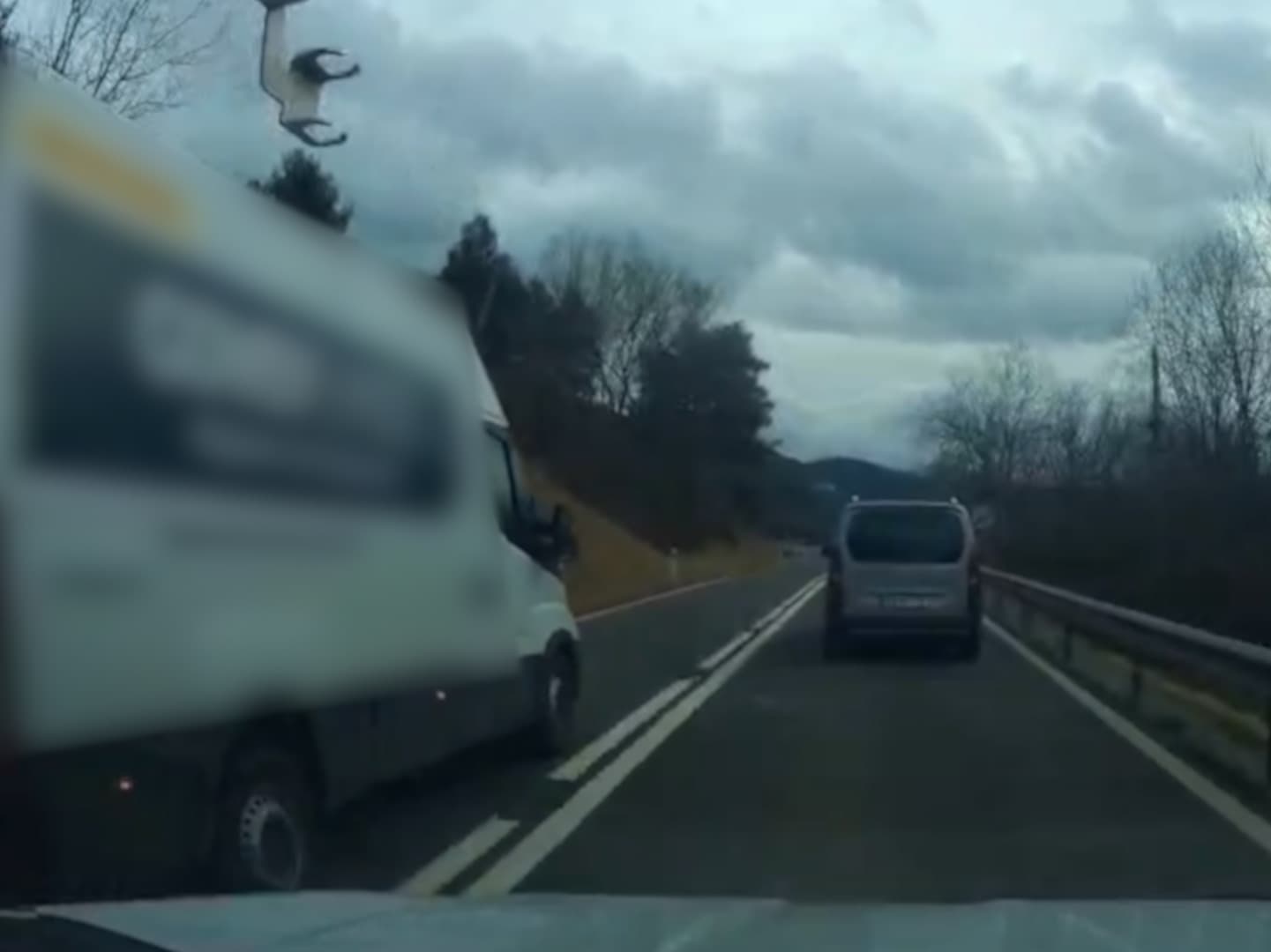 La Guàrdia Civil investiga un veí de Lleida per fer un avançament temerari amb una furgoneta a l'N-230