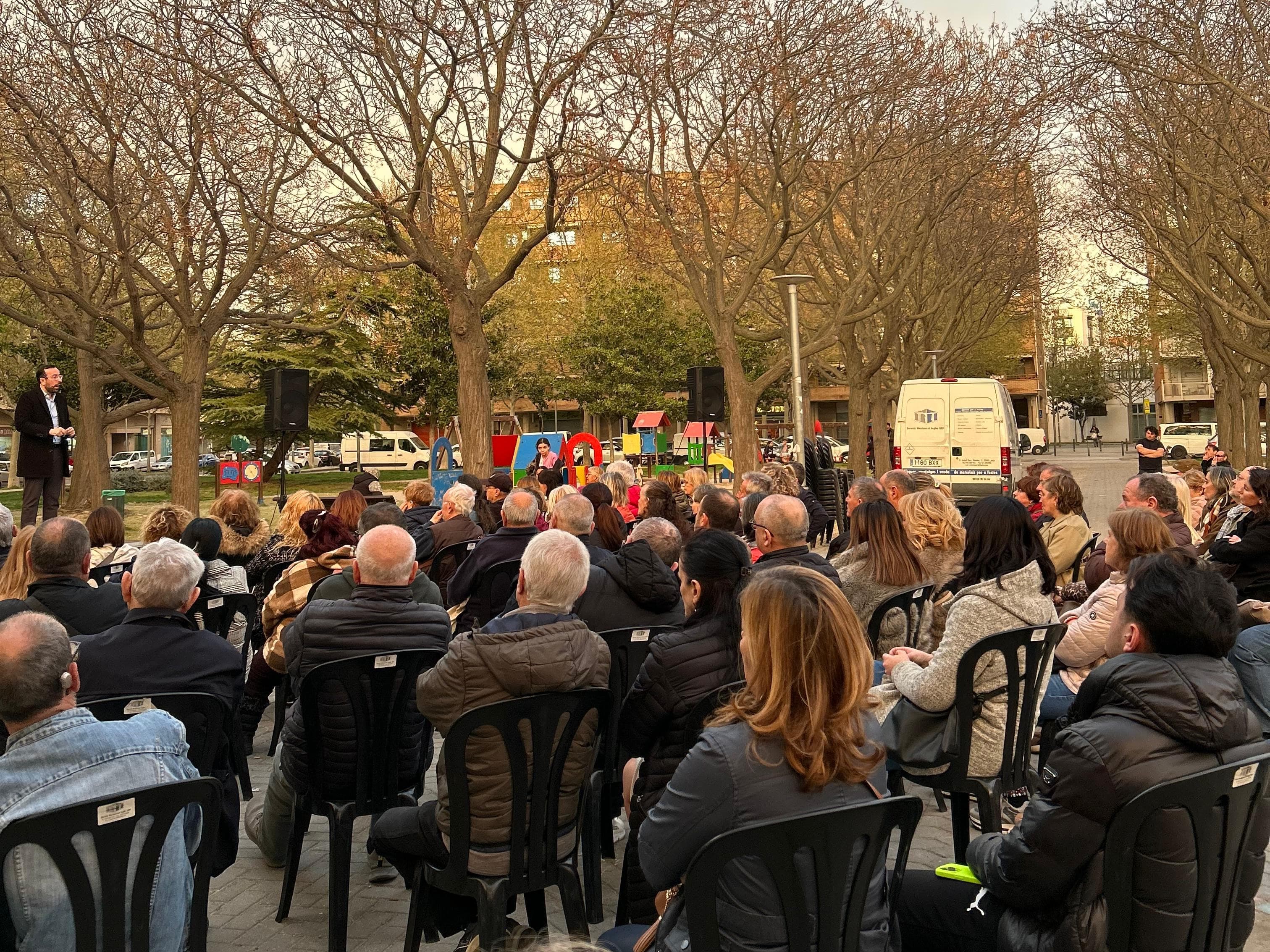 Palau reuneix un centenar de persones “per aturar” l’alberg de Balàfia