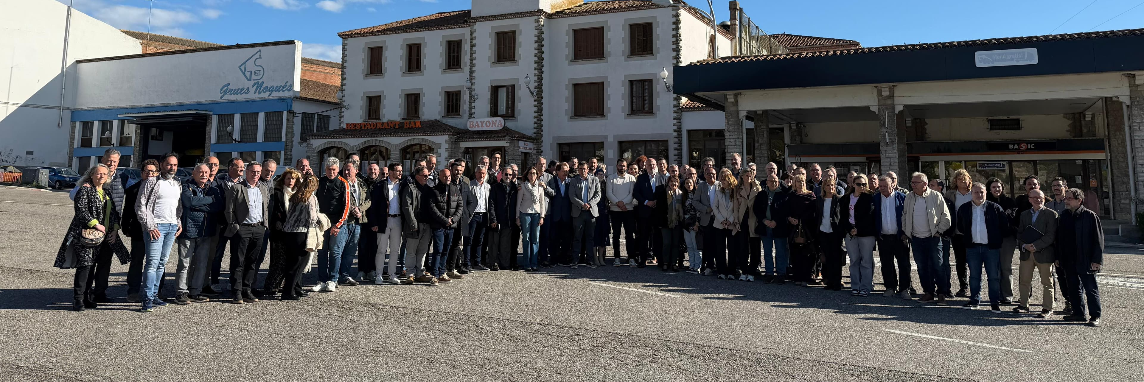 Un centenar d’alcaldes es reuneixen a la Panadella per reclamar un nou model de governança territorial