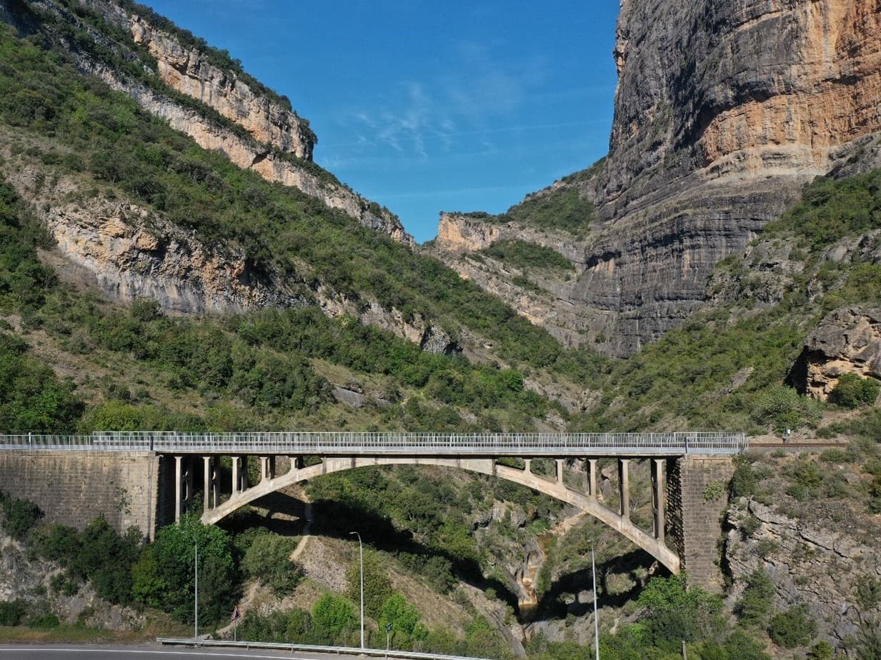 Ferrocarrils amplia el sistema de detecció de despreniments a dos vessants de la línia Lleida-La Pobla de Segur